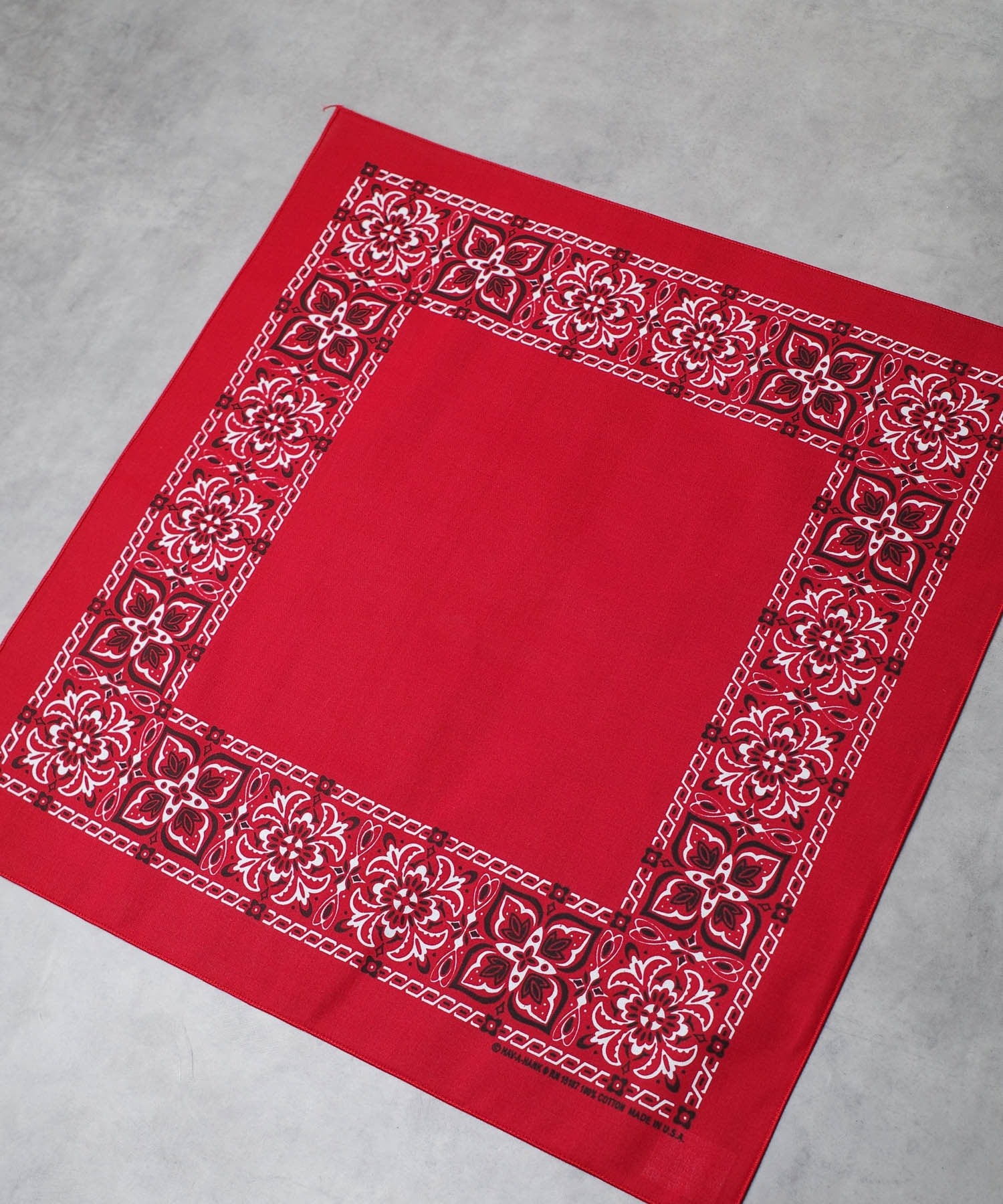 エーアールエムジー ar/mg 【HAV-A-HANK】OPEN CENTER PAISLEY BANDANA （レッド） レッド