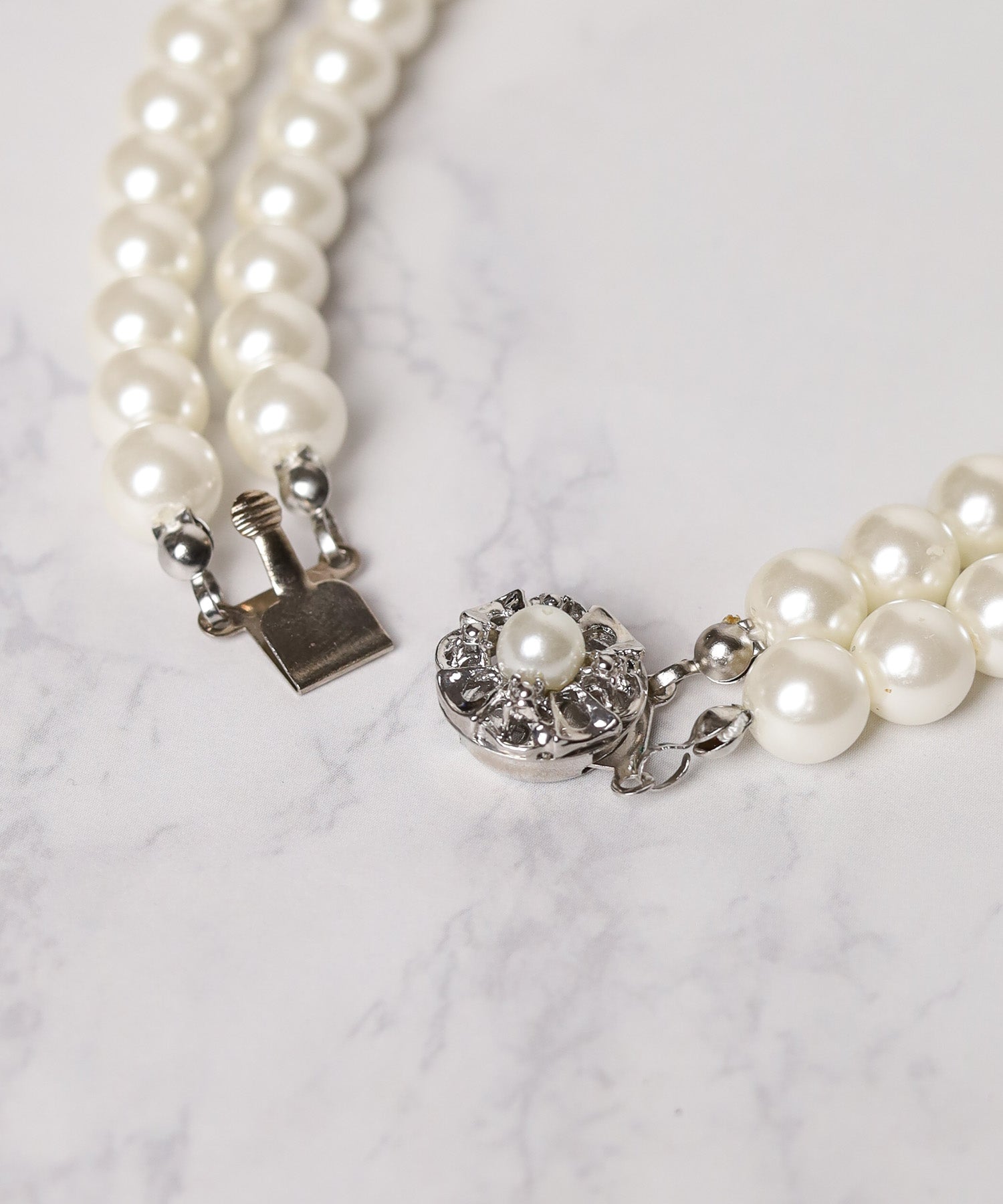 A.R.M.G ar/mg 18inch 8mmW glass pearl necklace