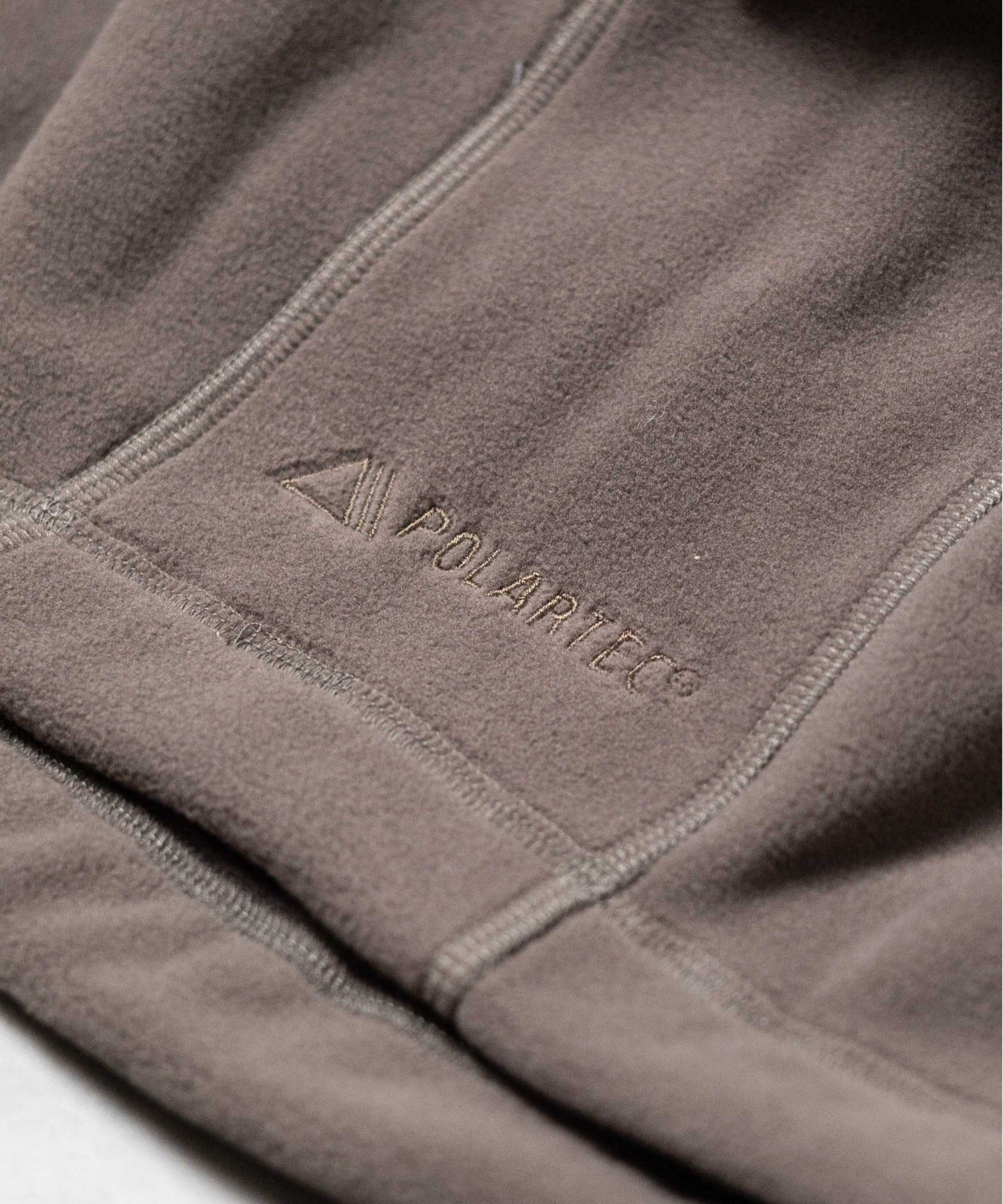 エーアールエムジー ar/mg  WILD THINGS POLARTEC STORM HOODIE【返品不可商品】 （グレー） グレー