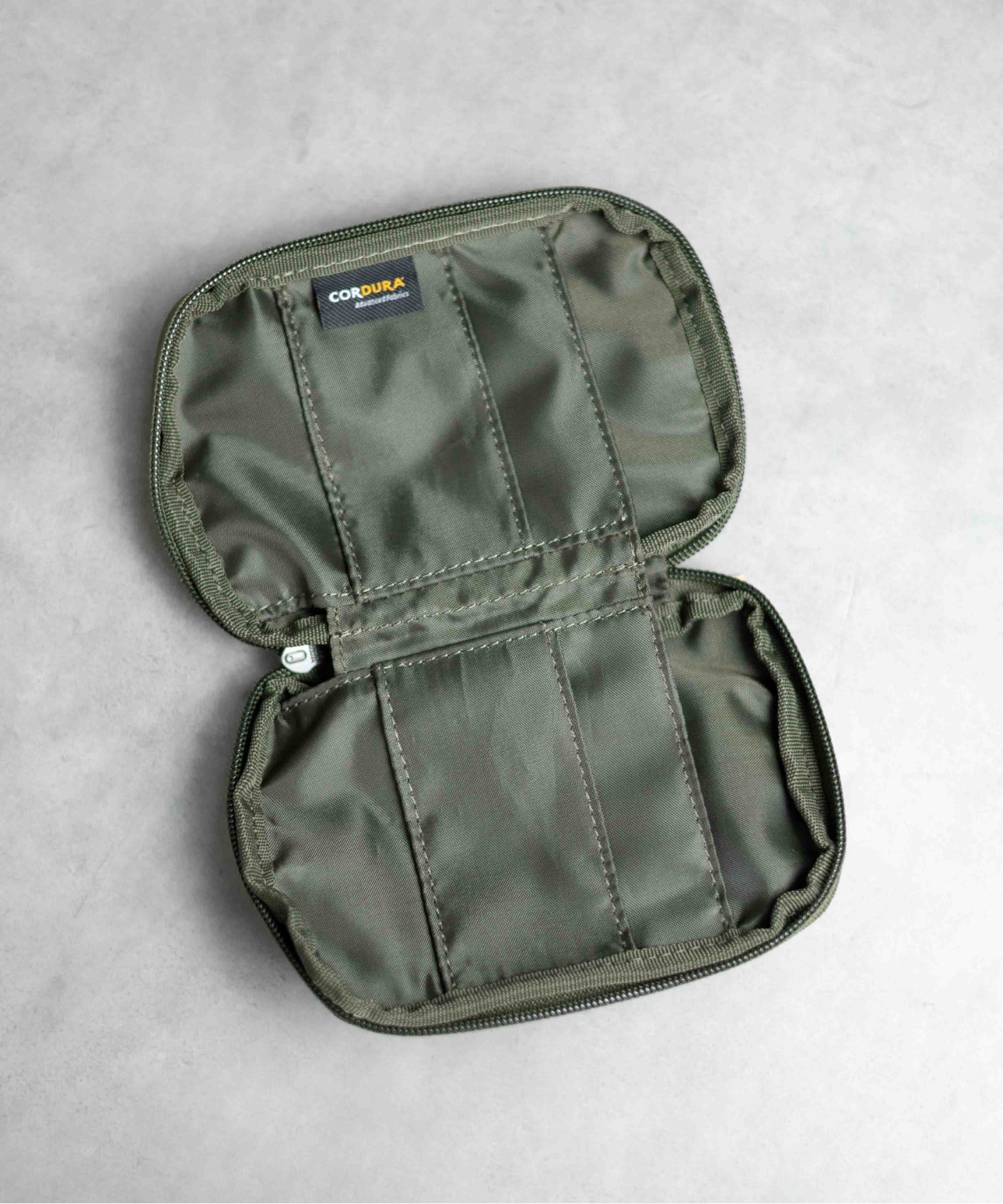 エーアールエムジー ar/mg GRAMICCI CORDURA WALLET （オリーブ） オリーブ