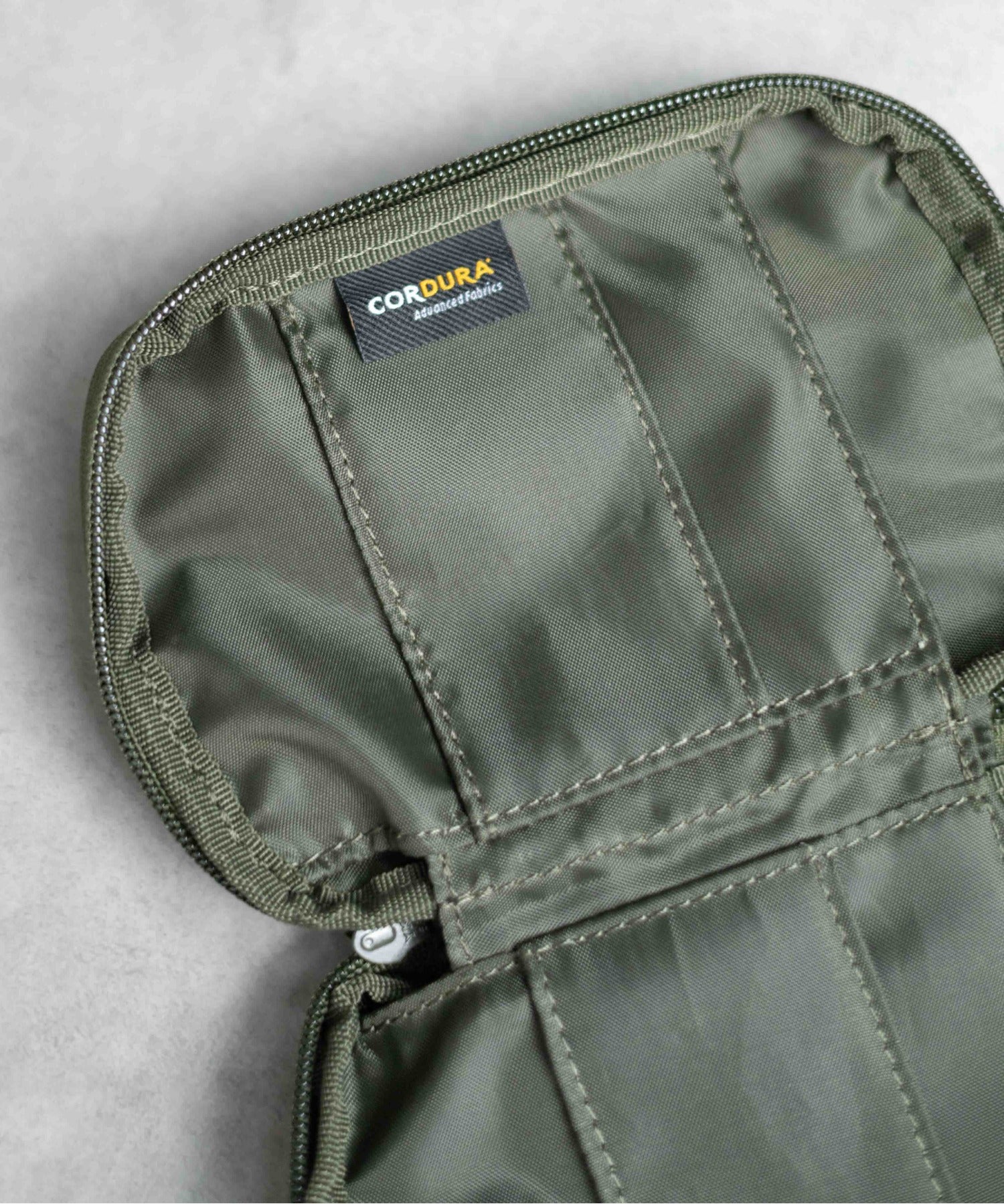 エーアールエムジー ar/mg GRAMICCI CORDURA WALLET （オリーブ） オリーブ