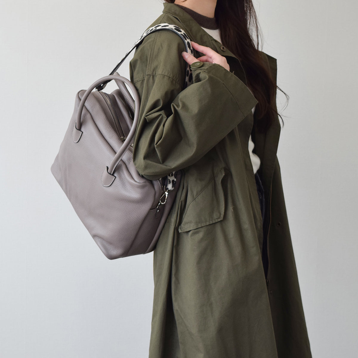 リパーニ RIPANI シュリンクレザーハンドバッグ