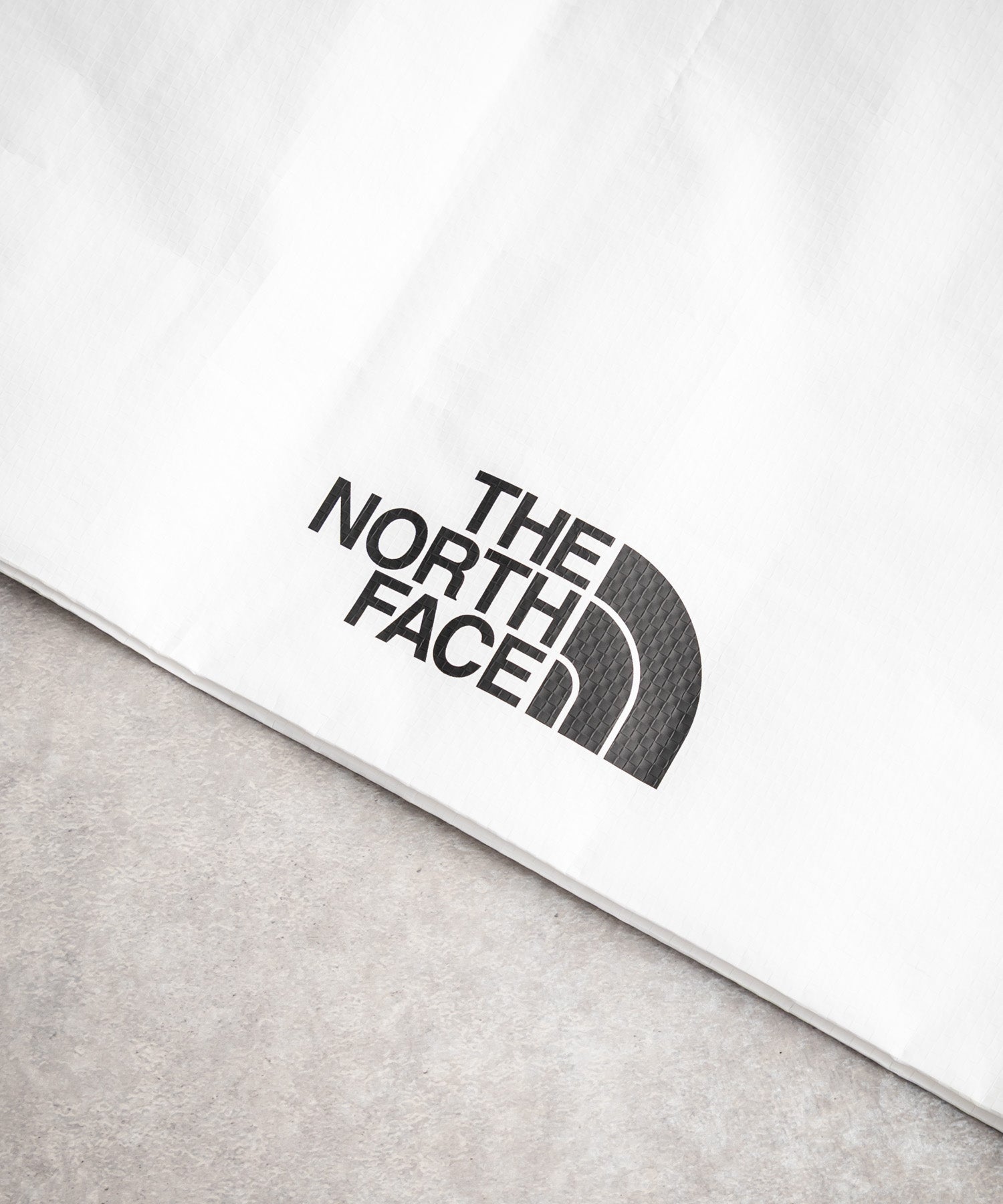 ロッキーモンロー Rocky Monroe THE NORTH FACE ザ・ノースフェイス 韓国 エコバッグ ターポリン メンズ レディース トート 大容量 肩掛け 鞄 ロゴ 旅行 超軽量 14885 （ホワイト） ホワイト