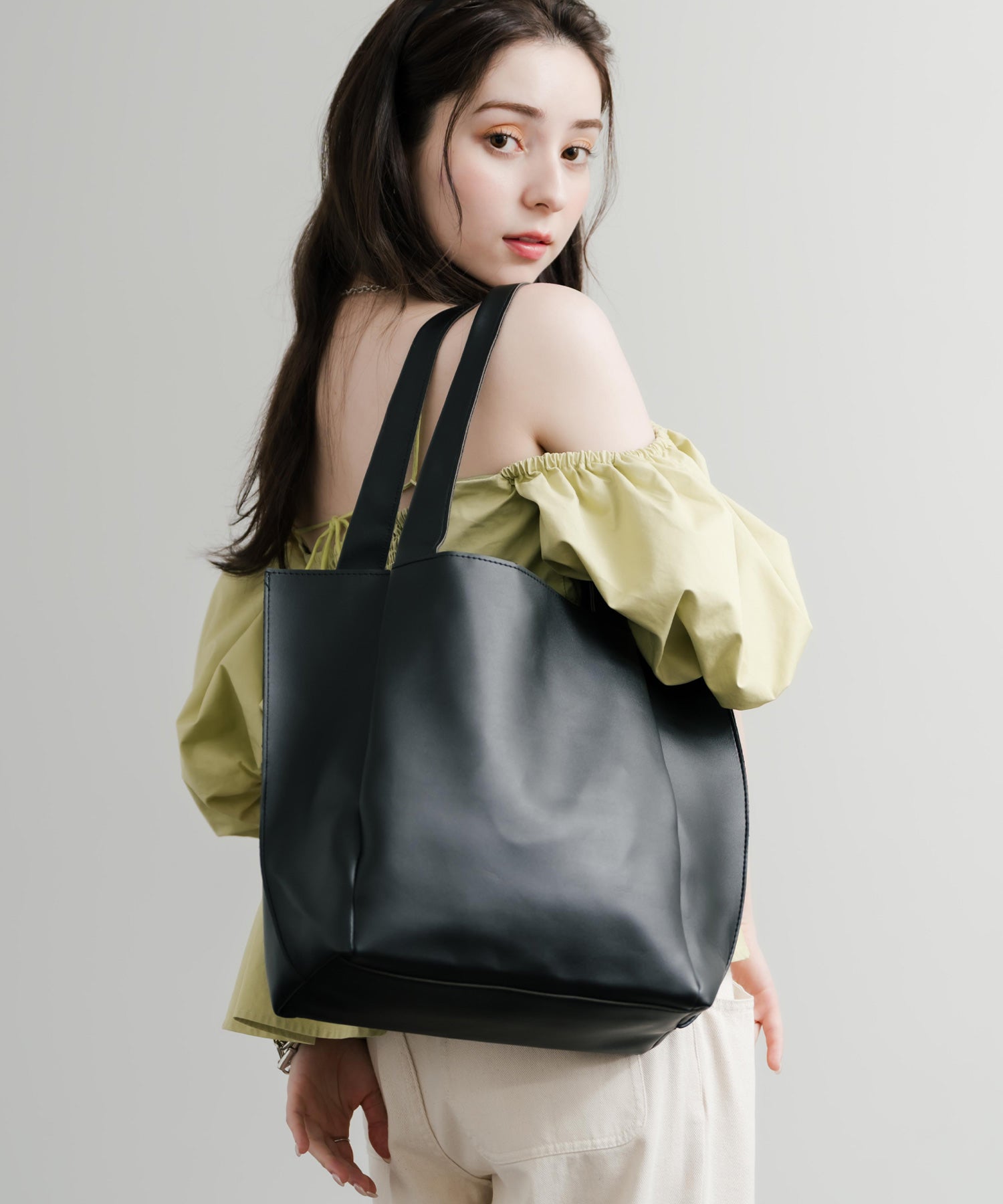 ロッキーモンロー Rocky Monroe トートバッグ 肩掛け ポーチ メンズ レディース フェイクレザー PU 合成皮革 ショルダー 手提げ サブ 鞄 A4収納 モード シンプル 14772 （ベージュ） ベージュ