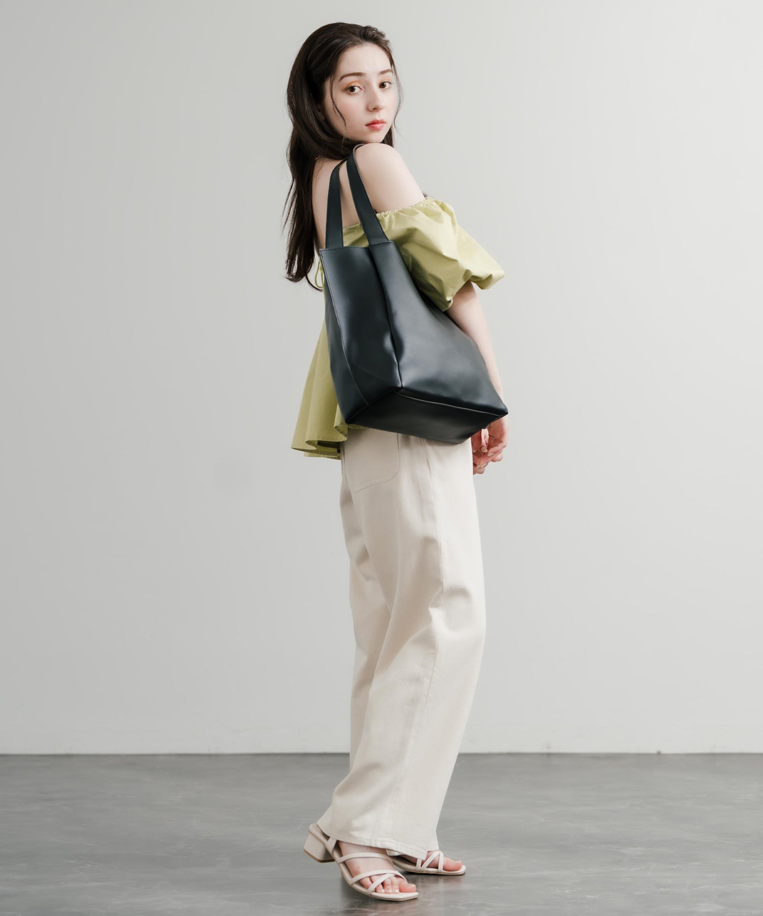 ロッキーモンロー Rocky Monroe トートバッグ 肩掛け ポーチ メンズ レディース フェイクレザー PU 合成皮革 ショルダー 手提げ サブ 鞄 A4収納 モード シンプル 14772 （ベージュ） ベージュ