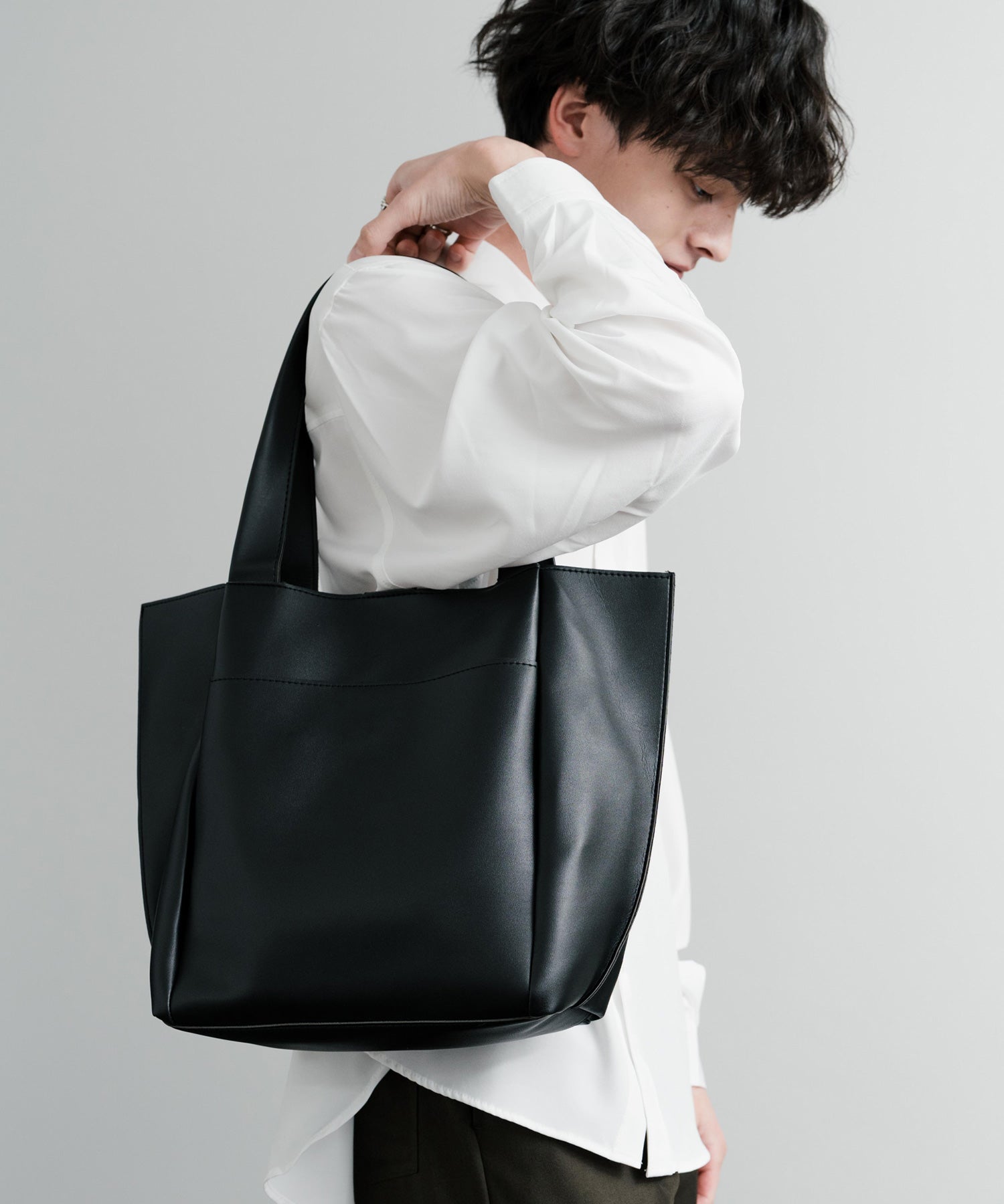 ロッキーモンロー Rocky Monroe トートバッグ 肩掛け ポーチ メンズ レディース フェイクレザー PU 合成皮革 ショルダー 手提げ サブ 鞄 A4収納 モード シンプル 14772 （ベージュ） ベージュ