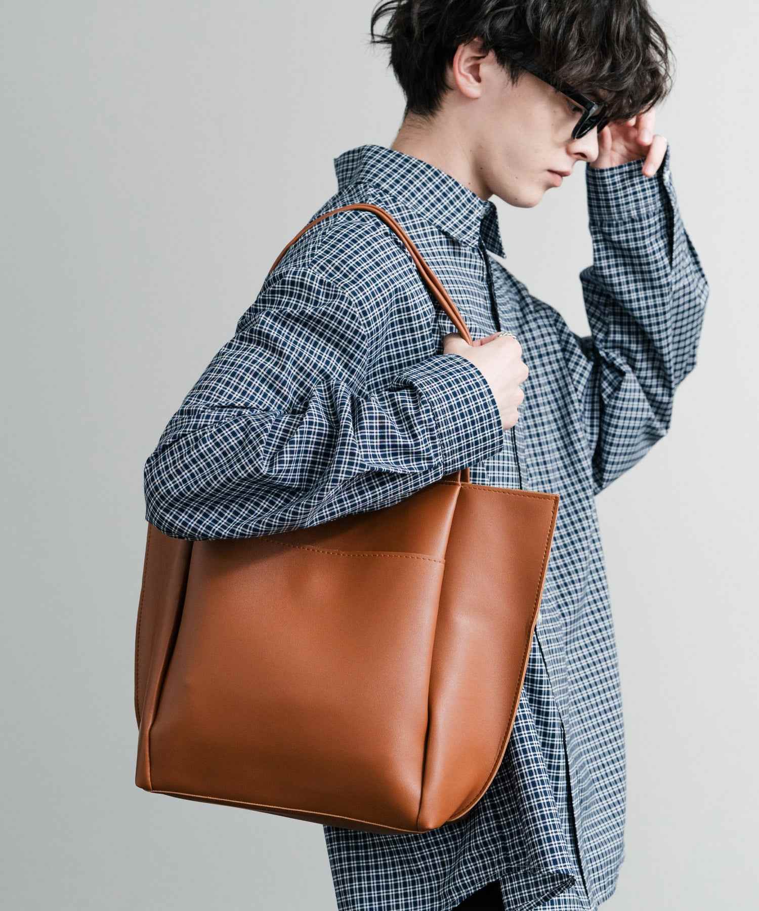ロッキーモンロー Rocky Monroe トートバッグ 肩掛け ポーチ メンズ レディース フェイクレザー PU 合成皮革 ショルダー 手提げ サブ 鞄 A4収納 モード シンプル 14772 （ベージュ） ベージュ