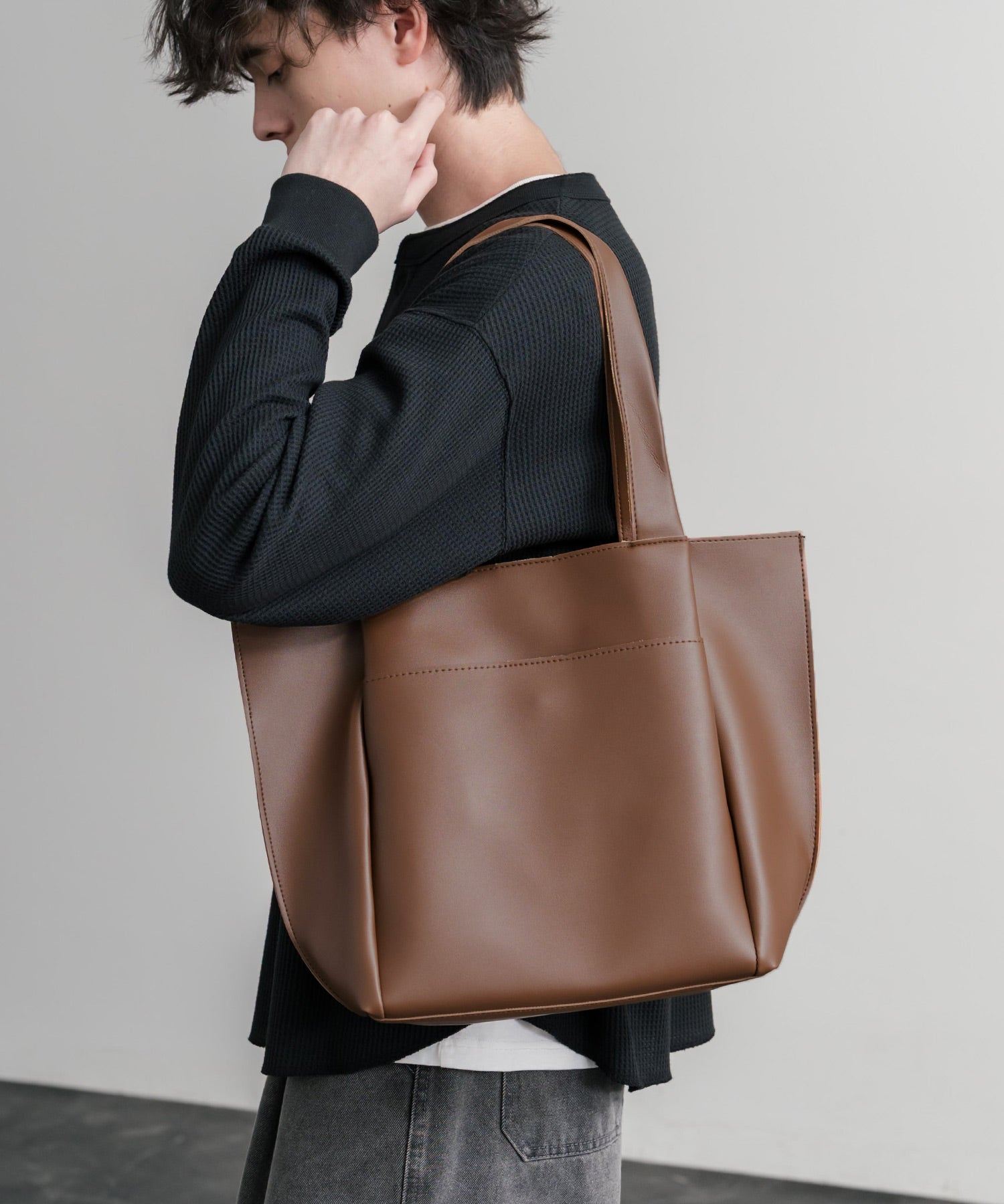 ロッキーモンロー Rocky Monroe トートバッグ 肩掛け ポーチ メンズ レディース フェイクレザー PU 合成皮革 ショルダー 手提げ サブ 鞄 A4収納 モード シンプル 14772 （ダークブラウン） ダークブラウン