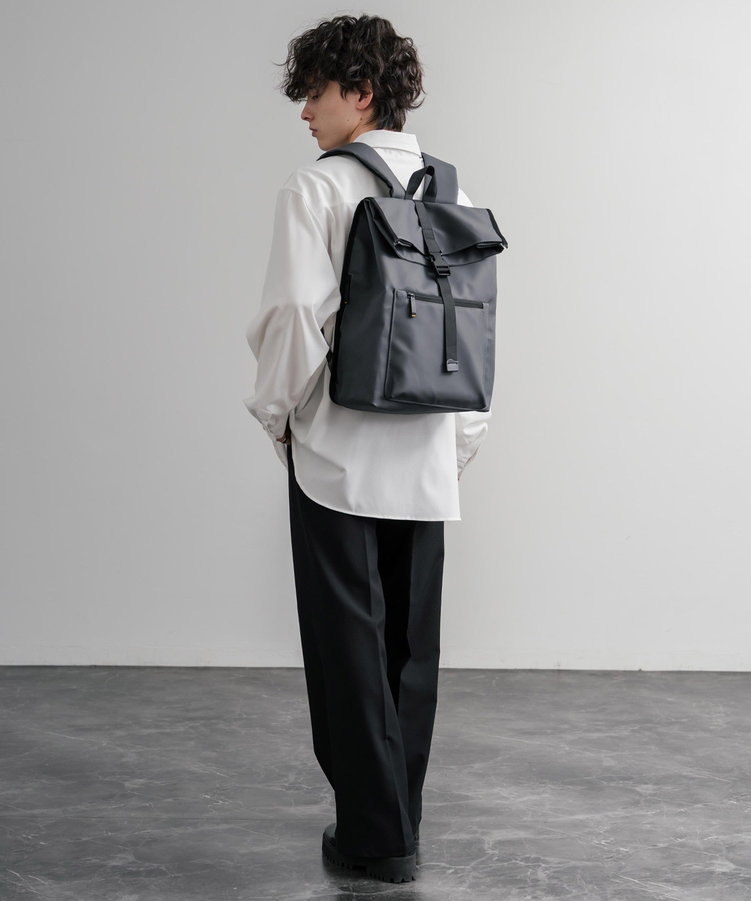 ロッキーモンロー Rocky Monroe デイパック バックパック リュック ロールトップ メンズ レディース 鞄 A4収納 大容量 カジュアル ストリート シンプル スポーツ アウトドア 15512 （ブラック） ブラック