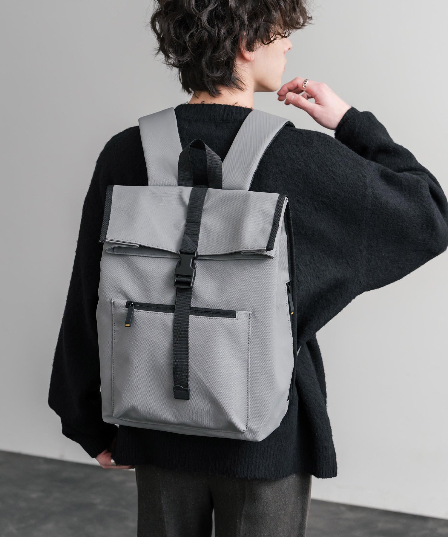 ロッキーモンロー Rocky Monroe デイパック バックパック リュック ロールトップ メンズ レディース 鞄 A4収納 大容量 カジュアル ストリート シンプル スポーツ アウトドア 15512 （ブラック） ブラック