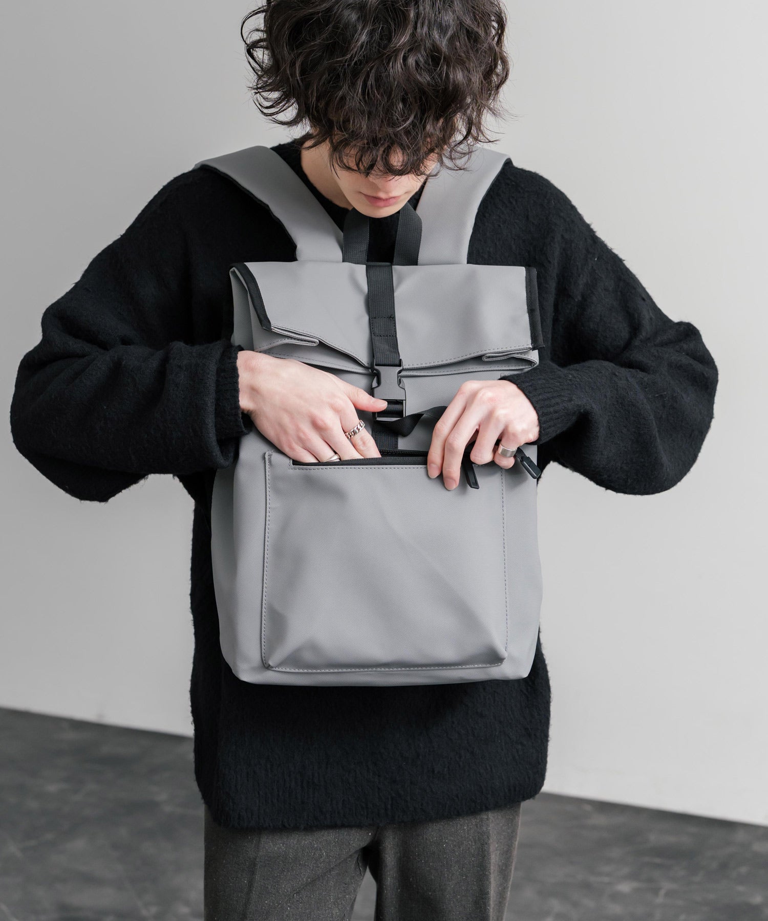 ロッキーモンロー Rocky Monroe デイパック バックパック リュック ロールトップ メンズ レディース 鞄 A4収納 大容量 カジュアル ストリート シンプル スポーツ アウトドア 15512 （ブラック） ブラック