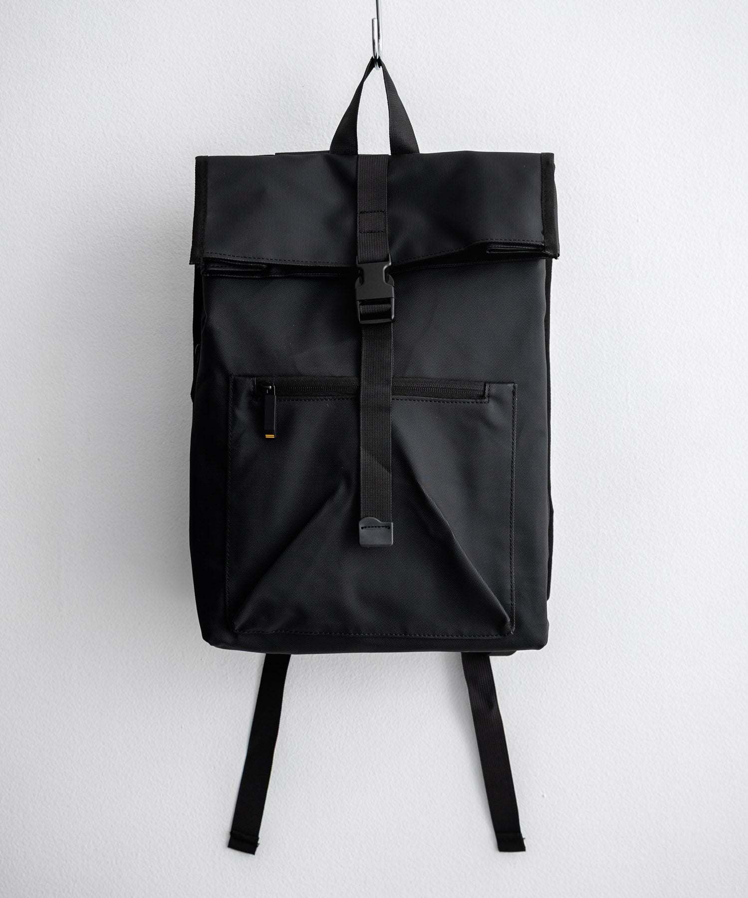 ロッキーモンロー Rocky Monroe デイパック バックパック リュック ロールトップ メンズ レディース 鞄 A4収納 大容量 カジュアル ストリート シンプル スポーツ アウトドア 15512 （ブラック） ブラック