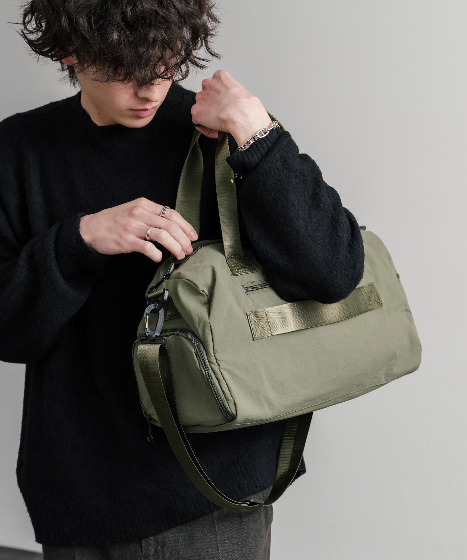 ロッキーモンロー Rocky Monroe ボストンバッグ 2WAY ショルダー ハンドル 大容量 メンズ レディース サブ キャリーオンベルト 肩掛け 斜め掛け 鞄 A4 軽量 無地  15508 （グリーン） グリーン