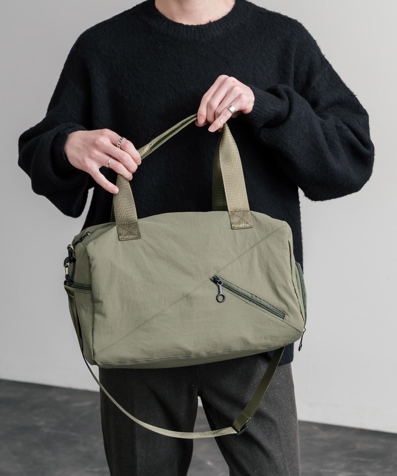 ロッキーモンロー Rocky Monroe ボストンバッグ 2WAY ショルダー ハンドル 大容量 メンズ レディース サブ キャリーオンベルト 肩掛け 斜め掛け 鞄 A4 軽量 無地  15508 （グリーン） グリーン