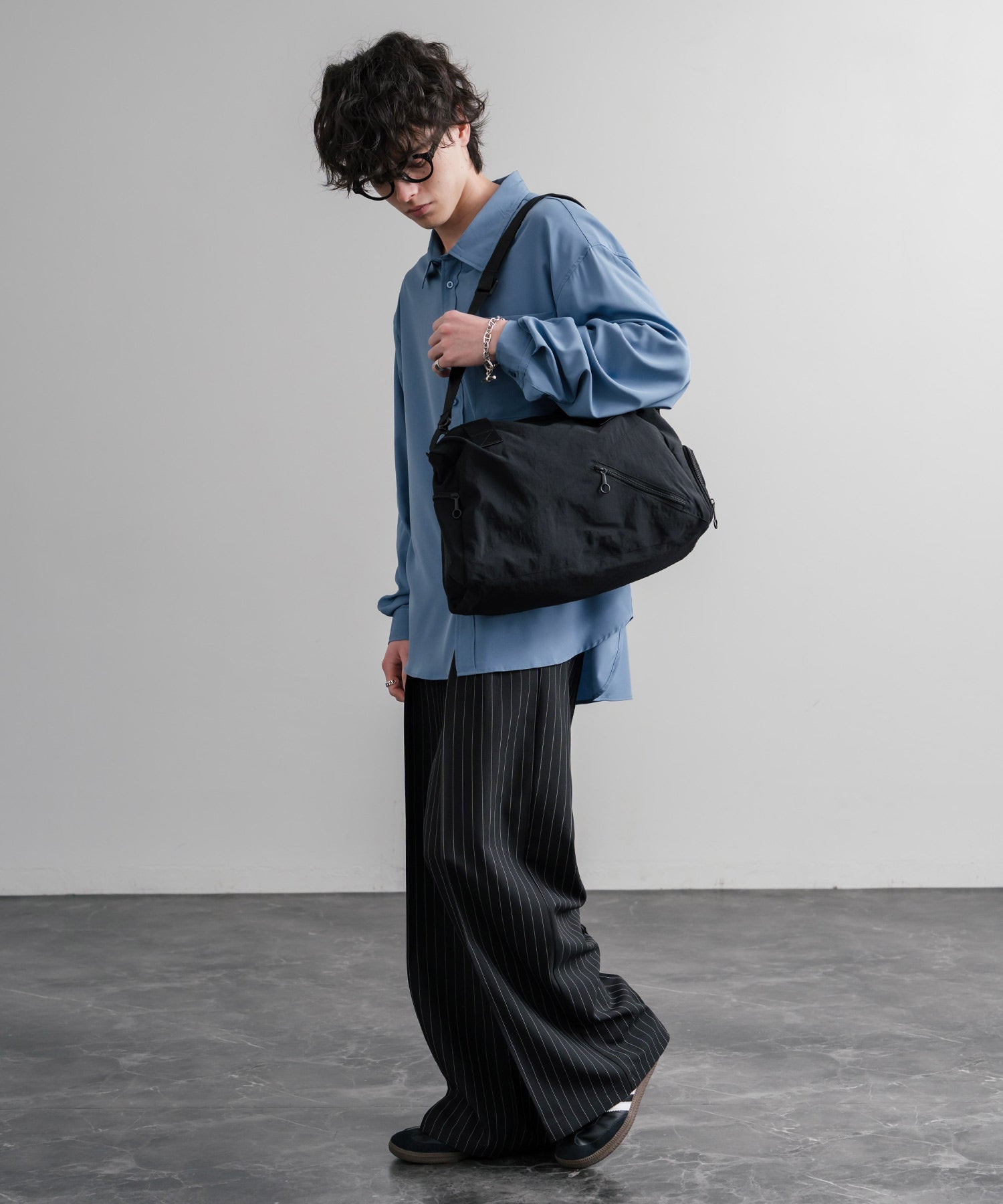 ロッキーモンロー Rocky Monroe ボストンバッグ 2WAY ショルダー ハンドル 大容量 メンズ レディース サブ キャリーオンベルト 肩掛け 斜め掛け 鞄 A4 軽量 無地  15508 （グリーン） グリーン