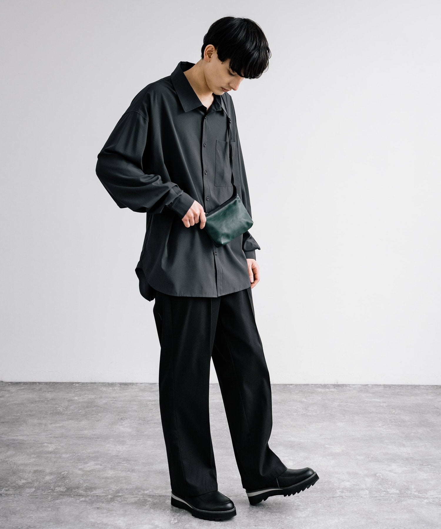 Rocky Monroe Shoulder Bag Pouch for Men and Women, Horse Leather, Compact, Outing, Leisure, Present, Gift, Crossbody, Shoulder Carry, Simple, Day