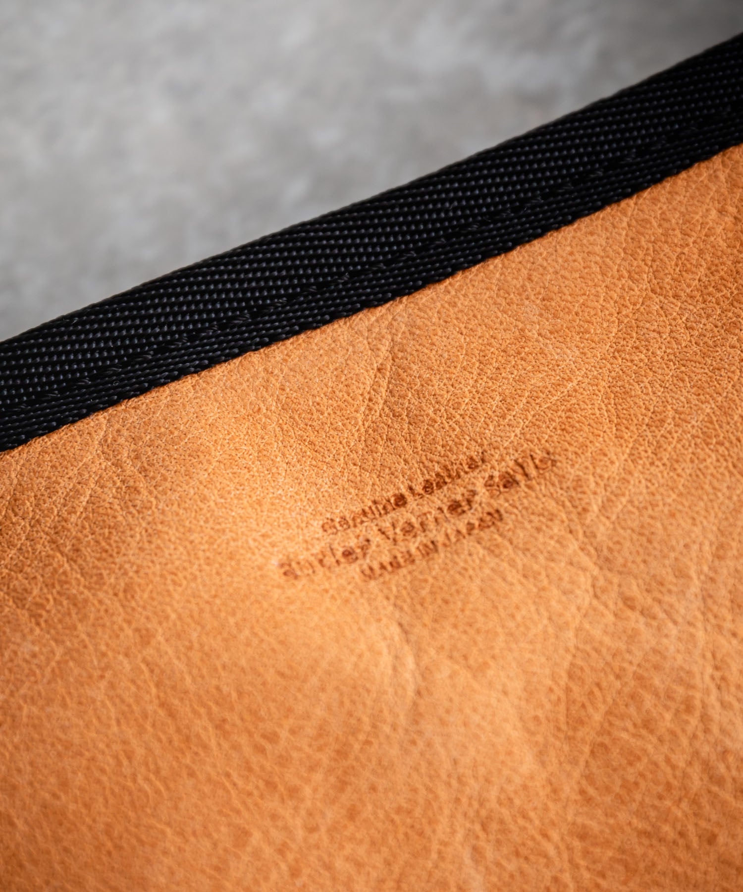 Rocky Monroe Shoulder Bag Pouch for Men and Women, Horse Leather, Compact, Outing, Leisure, Present, Gift, Crossbody, Shoulder Carry, Simple, Day