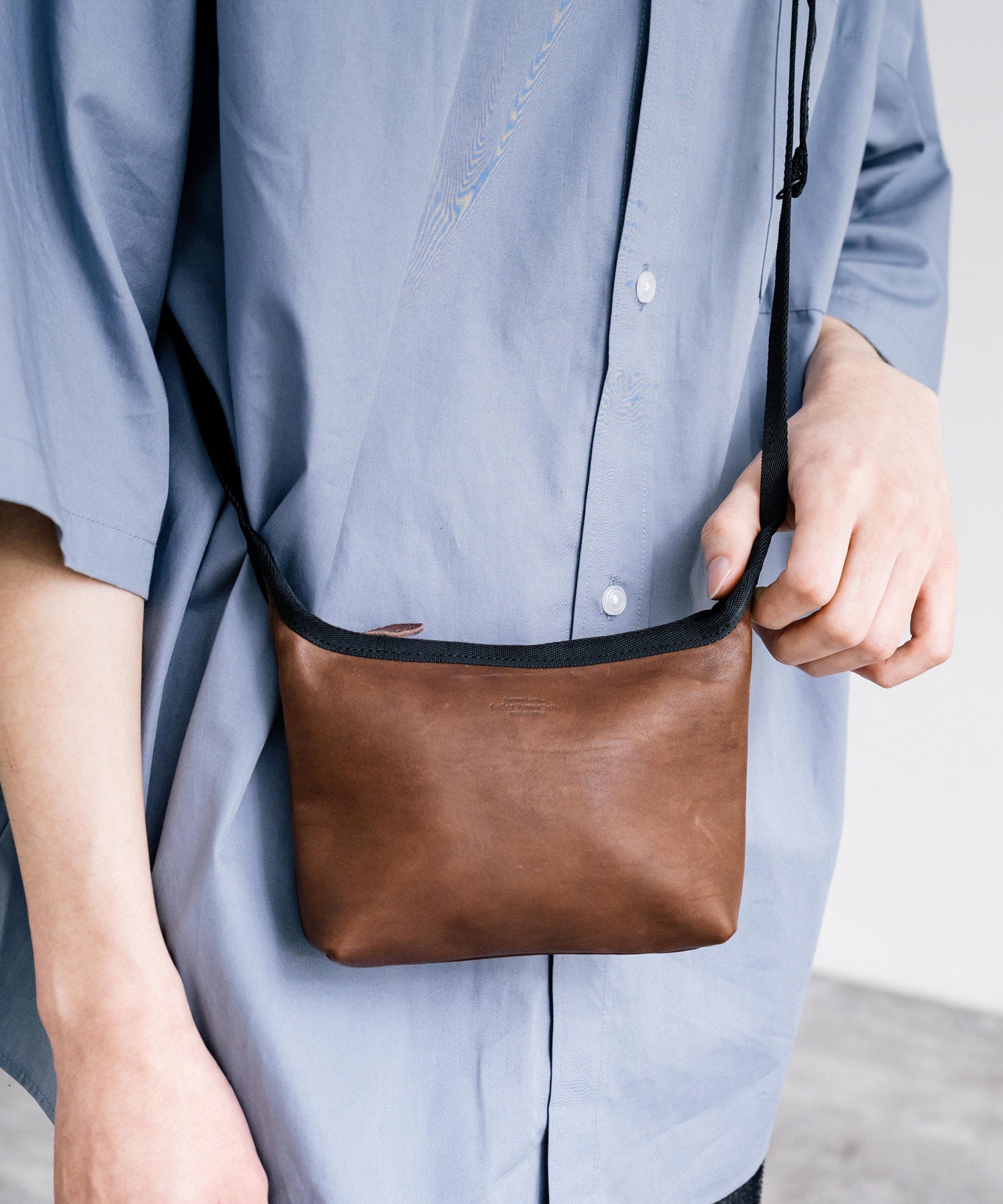 Rocky Monroe Shoulder Bag Pouch for Men and Women, Horse Leather, Compact, Outing, Leisure, Present, Gift, Crossbody, Shoulder Carry, Simple, Day