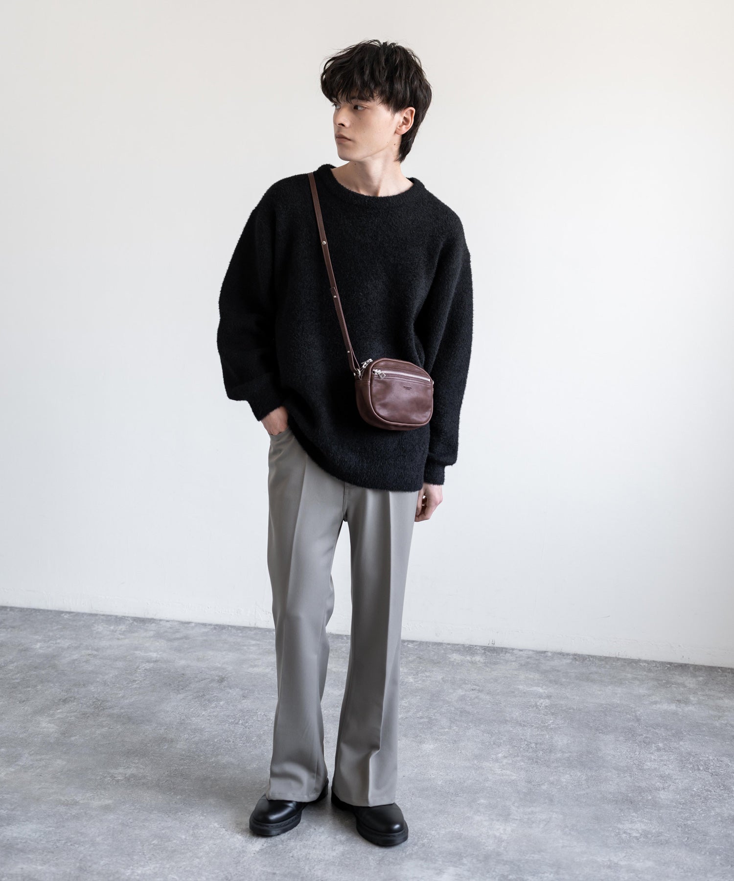 ロッキーモンロー Rocky Monroe ショルダーバッグ メンズ レディース 馬革 皮 ホースレザー 鞄 サコッシュ コンパクト お出かけ レジャー プレゼント ギフト 斜め掛け 肩掛け シンプル 日