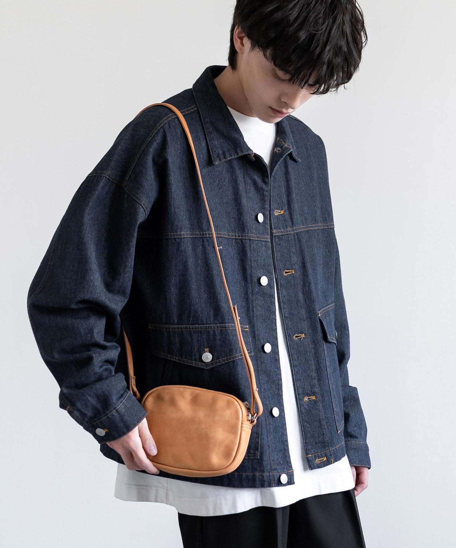 ロッキーモンロー Rocky Monroe ショルダーバッグ メンズ レディース 馬革 皮 ホースレザー 鞄 サコッシュ コンパクト お出かけ レジャー プレゼント ギフト 斜め掛け 肩掛け シンプル 日