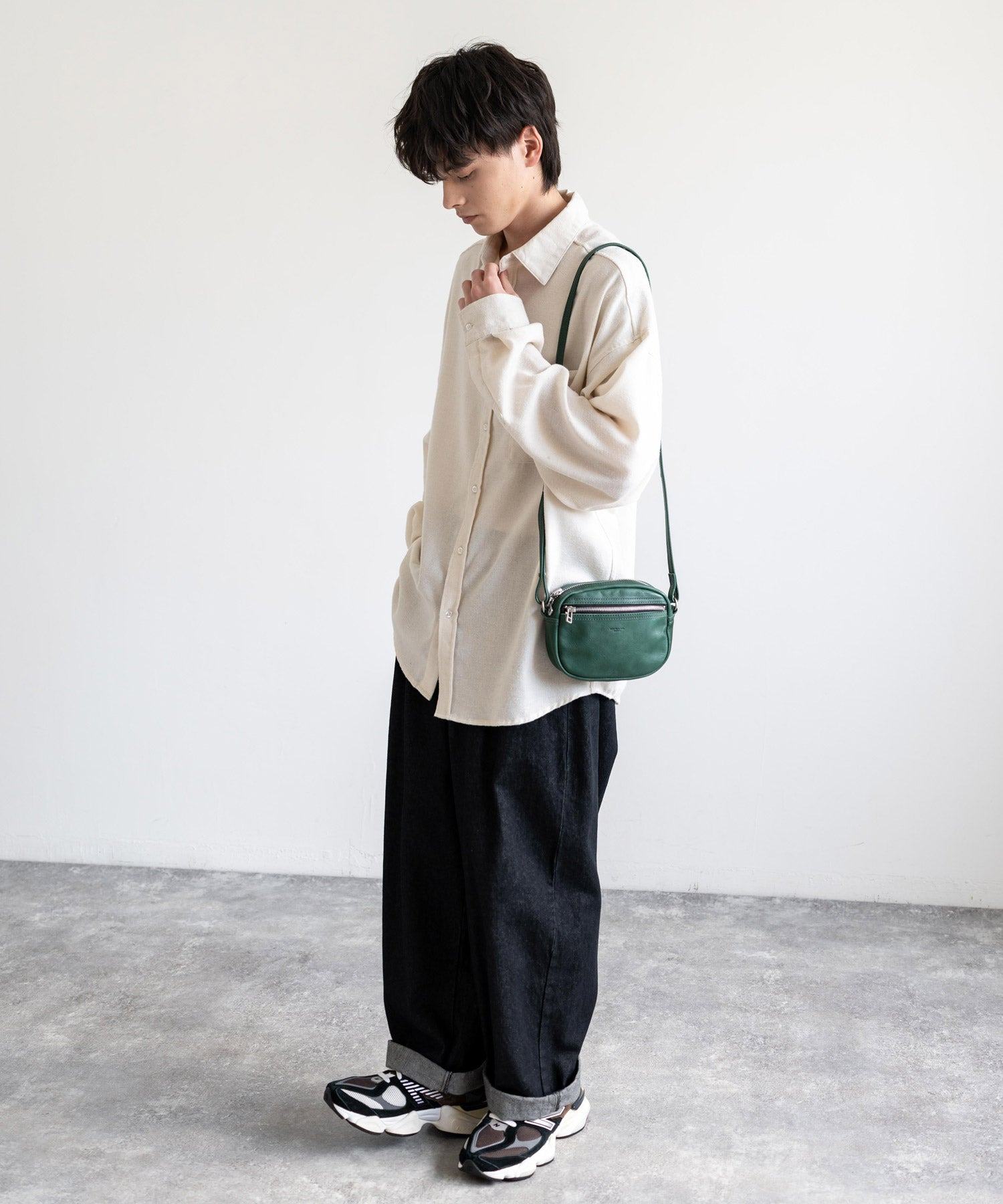 ロッキーモンロー Rocky Monroe ショルダーバッグ メンズ レディース 馬革 皮 ホースレザー 鞄 サコッシュ コンパクト お出かけ レジャー プレゼント ギフト 斜め掛け 肩掛け シンプル 日