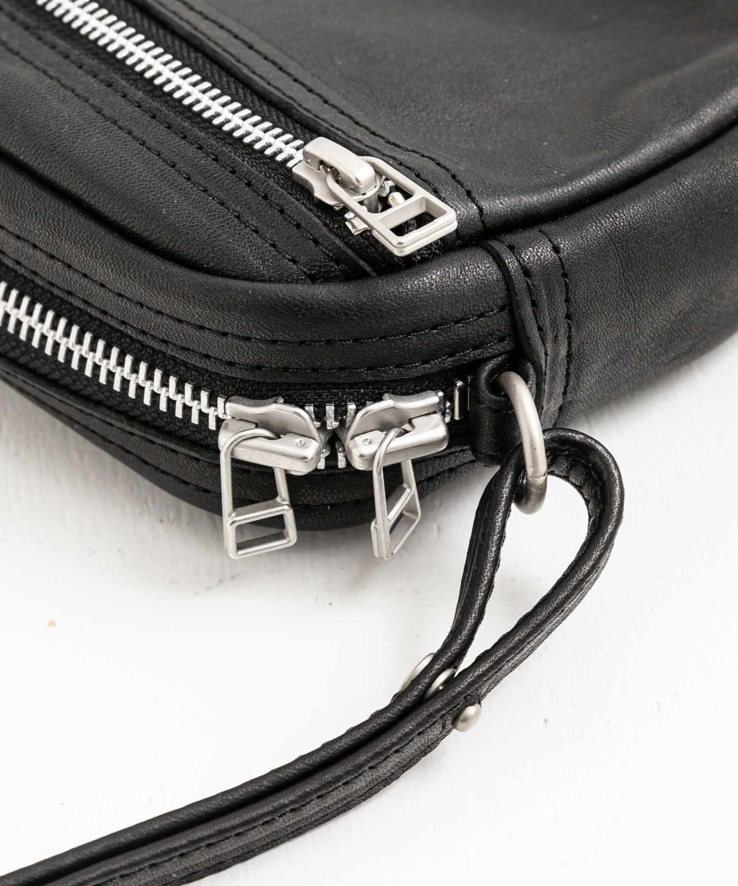 ロッキーモンロー Rocky Monroe ショルダーバッグ メンズ レディース 馬革 皮 ホースレザー 鞄 サコッシュ コンパクト お出かけ レジャー プレゼント ギフト 斜め掛け 肩掛け シンプル 日