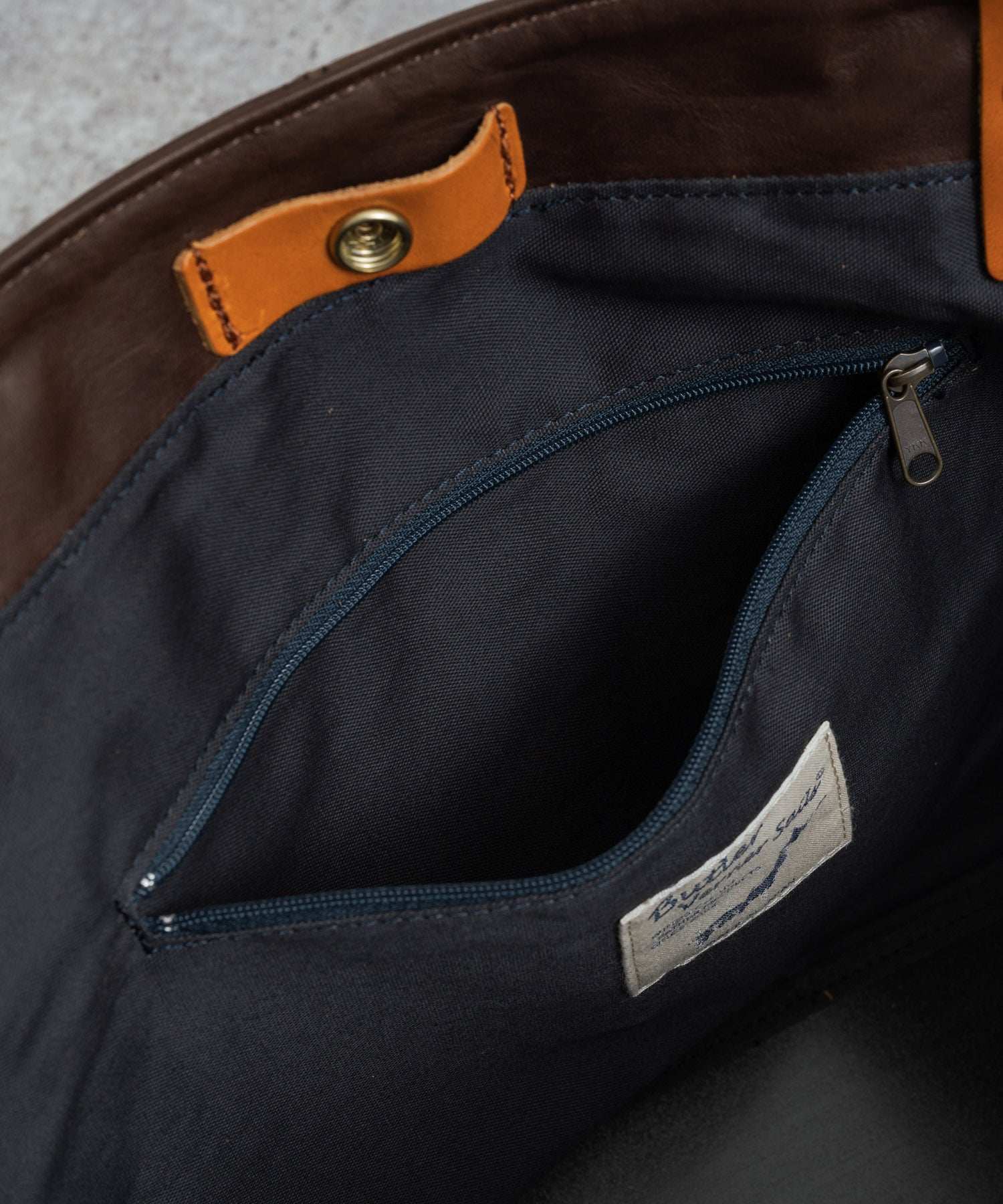 Rocky Monroe Big Tote Bag Men Women Horse Leather Genuine Leather Handheld Simple Pull-Up Outing Business Gift Made in Japan Domestic Butler Ve