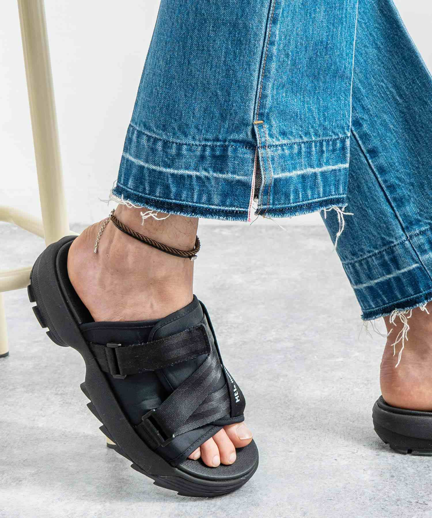 ロッキーモンロー Rocky Monroe アンクレット ブレスレット メンズ レディース つけっぱなし 2連 シルバー PU フェイクレザー チャーム カラーコード ペア シンプル 英字 9571