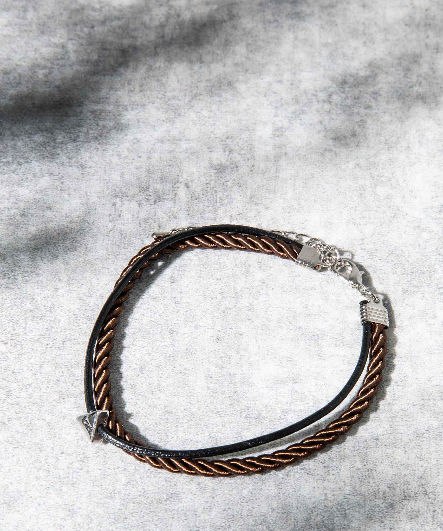ロッキーモンロー Rocky Monroe アンクレット ブレスレット メンズ レディース つけっぱなし 2連 シルバー PU フェイクレザー チャーム カラーコード ペア シンプル 英字 9571