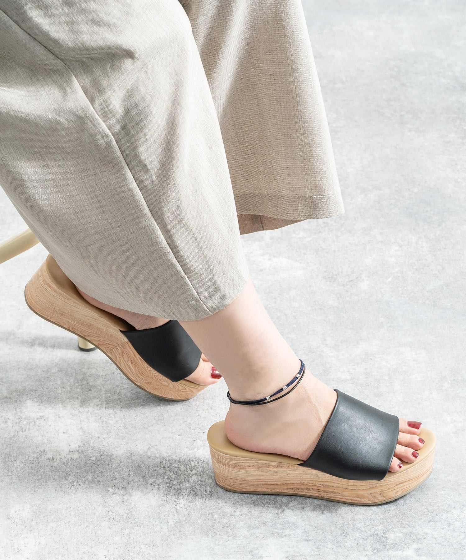 ロッキーモンロー Rocky Monroe アンクレット ブレスレット メンズ レディース つけっぱなし 2連 シルバー PU フェイクレザー チャーム カラーコード ペア シンプル 英字 9571