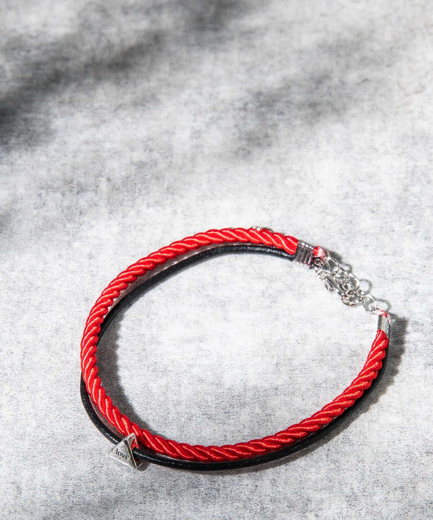 ロッキーモンロー Rocky Monroe アンクレット ブレスレット メンズ レディース つけっぱなし 2連 シルバー PU フェイクレザー チャーム カラーコード ペア シンプル 英字 9571