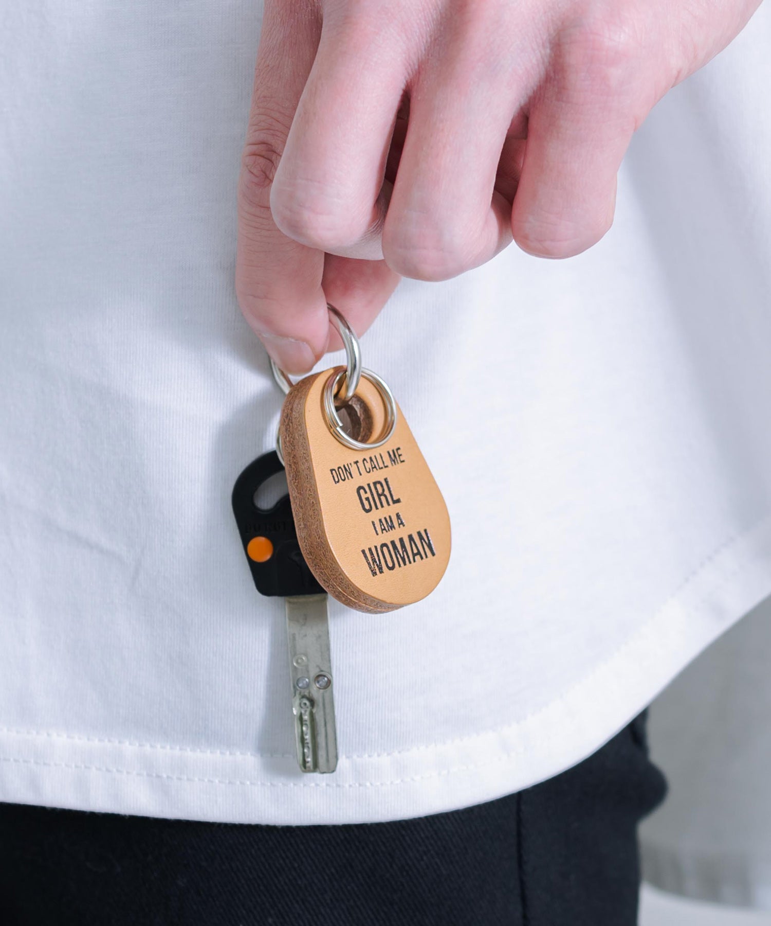 ロッキーモンロー Rocky Monroe キーチャーム COWタグ キーホルダー 本革 メンズ レディース 栃木レザー 牛革 日本製 国産 キーリング ストラップ カジュアル アメカジ シンプル ギフト （キャメル） キャメル