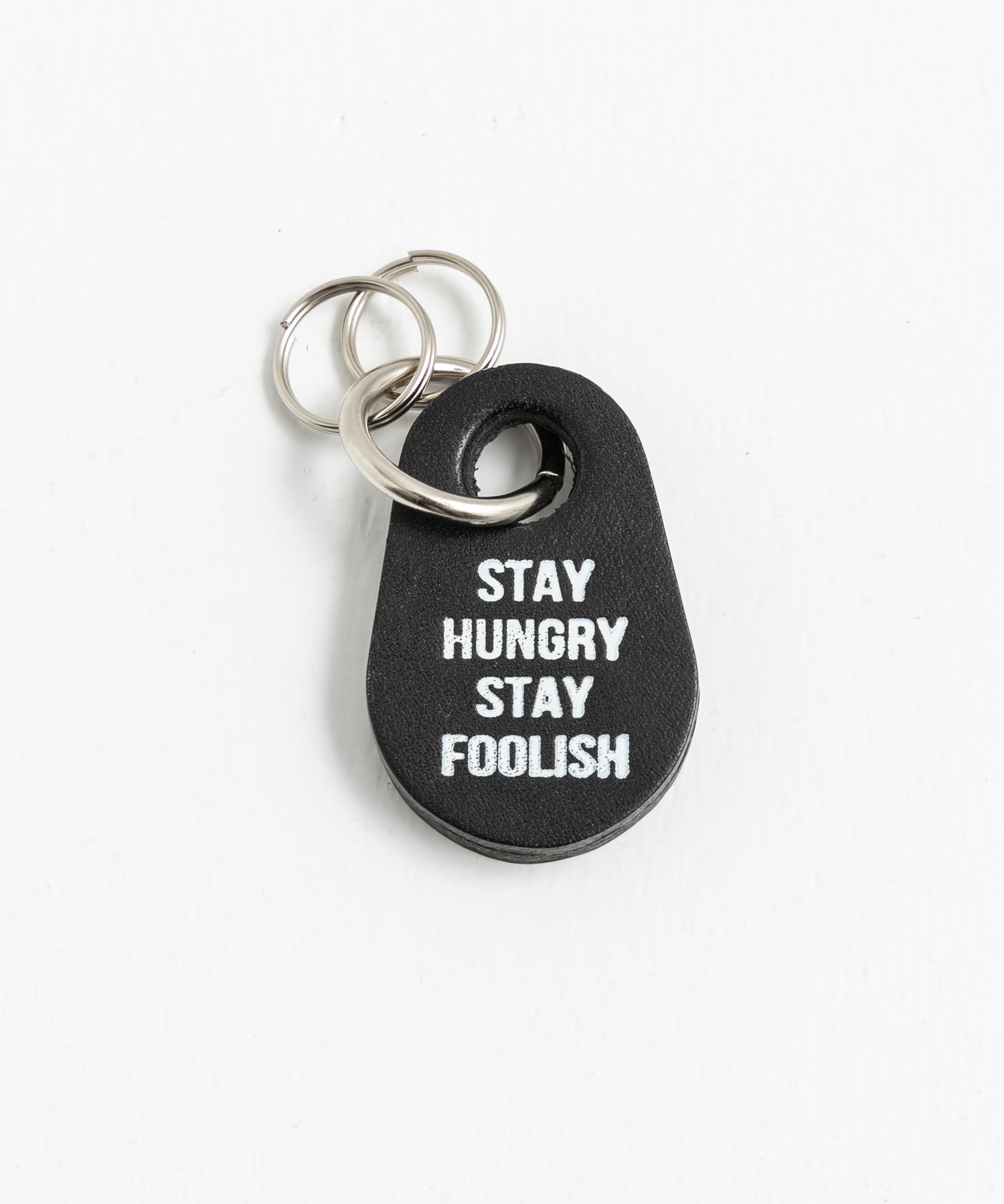 ロッキーモンロー Rocky Monroe キーチャーム COWタグ キーホルダー 本革 メンズ レディース 栃木レザー 牛革 日本製 国産 キーリング ストラップ カジュアル アメカジ シンプル ギフト （キャメル） キャメル