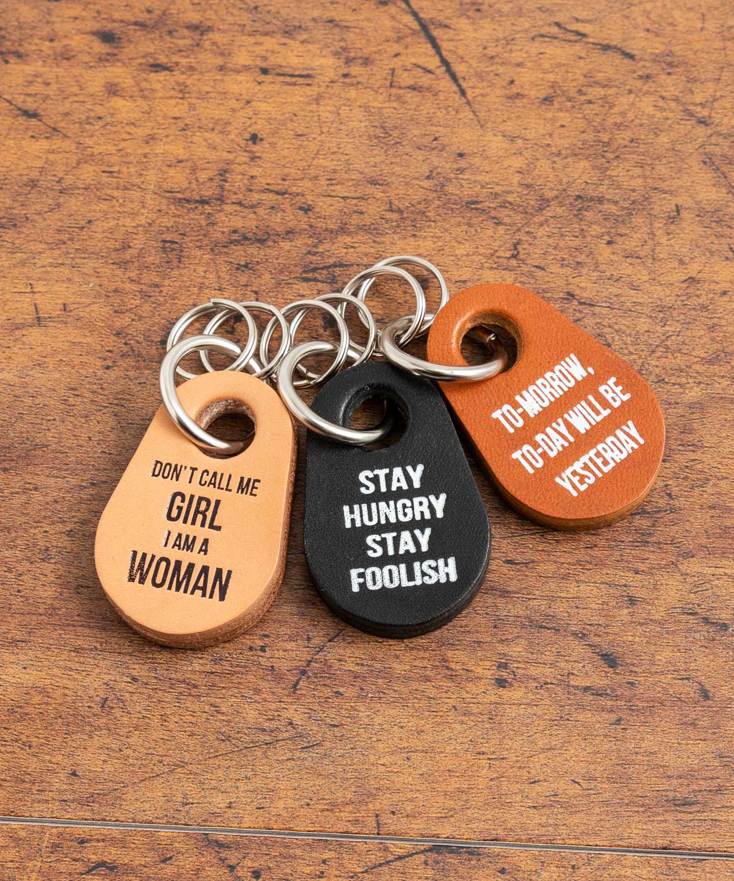 ロッキーモンロー Rocky Monroe キーチャーム COWタグ キーホルダー 本革 メンズ レディース 栃木レザー 牛革 日本製 国産 キーリング ストラップ カジュアル アメカジ シンプル ギフト （キャメル） キャメル