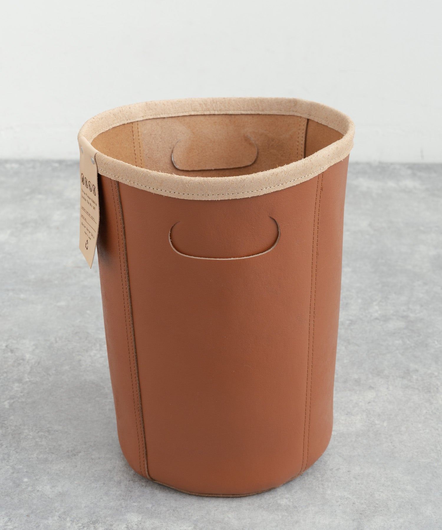 Rocky Monroe Trash Box Garbage Can Cowhide Toko Leather Domestic Made in Japan Genuine Leather Dust Box Storage Slim Simple Plain Miscellaneous Goods Interior Stylish Round Type Room New Life