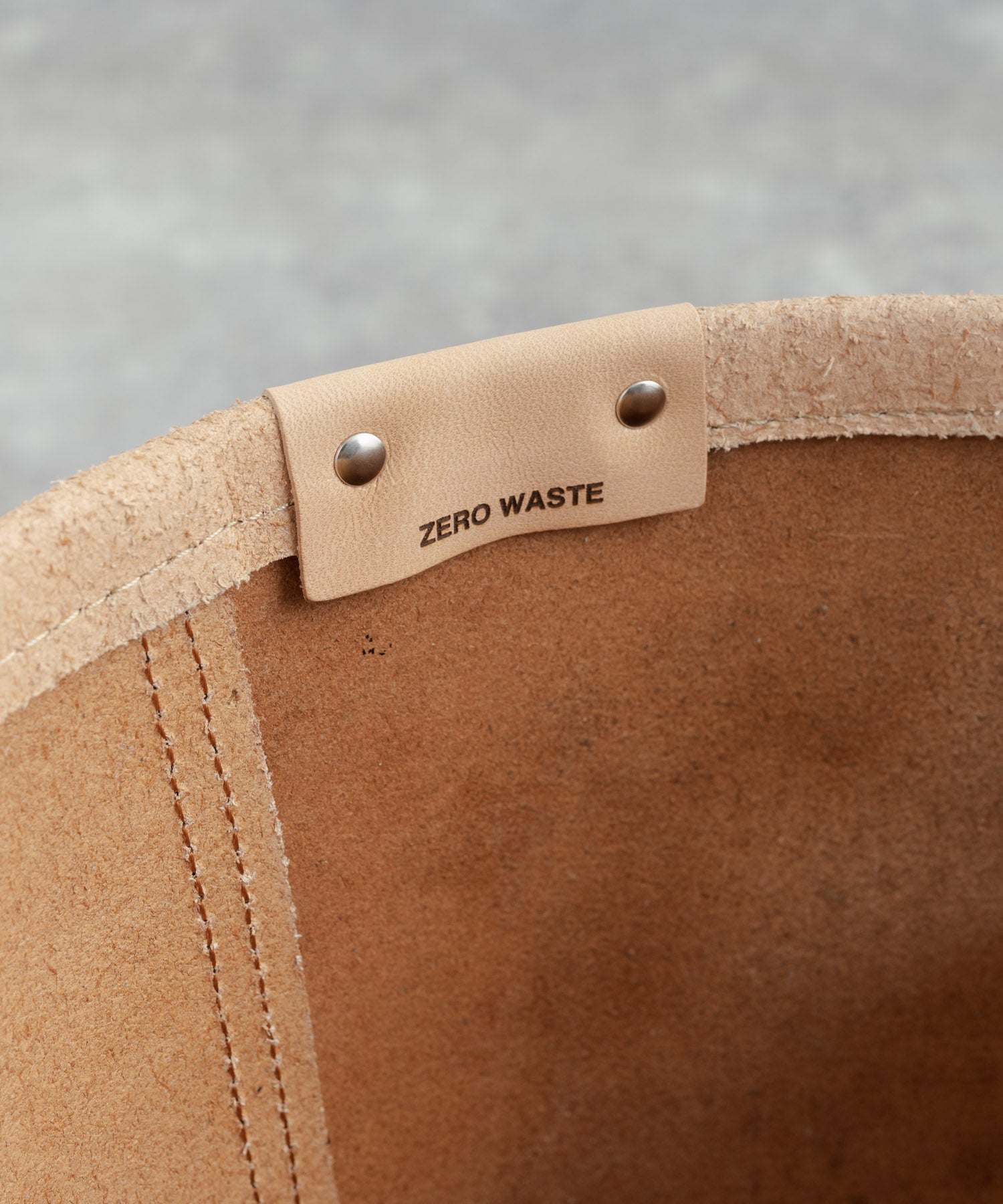 Rocky Monroe Trash Box Garbage Can Cowhide Toko Leather Domestic Made in Japan Genuine Leather Dust Box Storage Slim Simple Plain Miscellaneous Goods Interior Stylish Round Type Room New Life