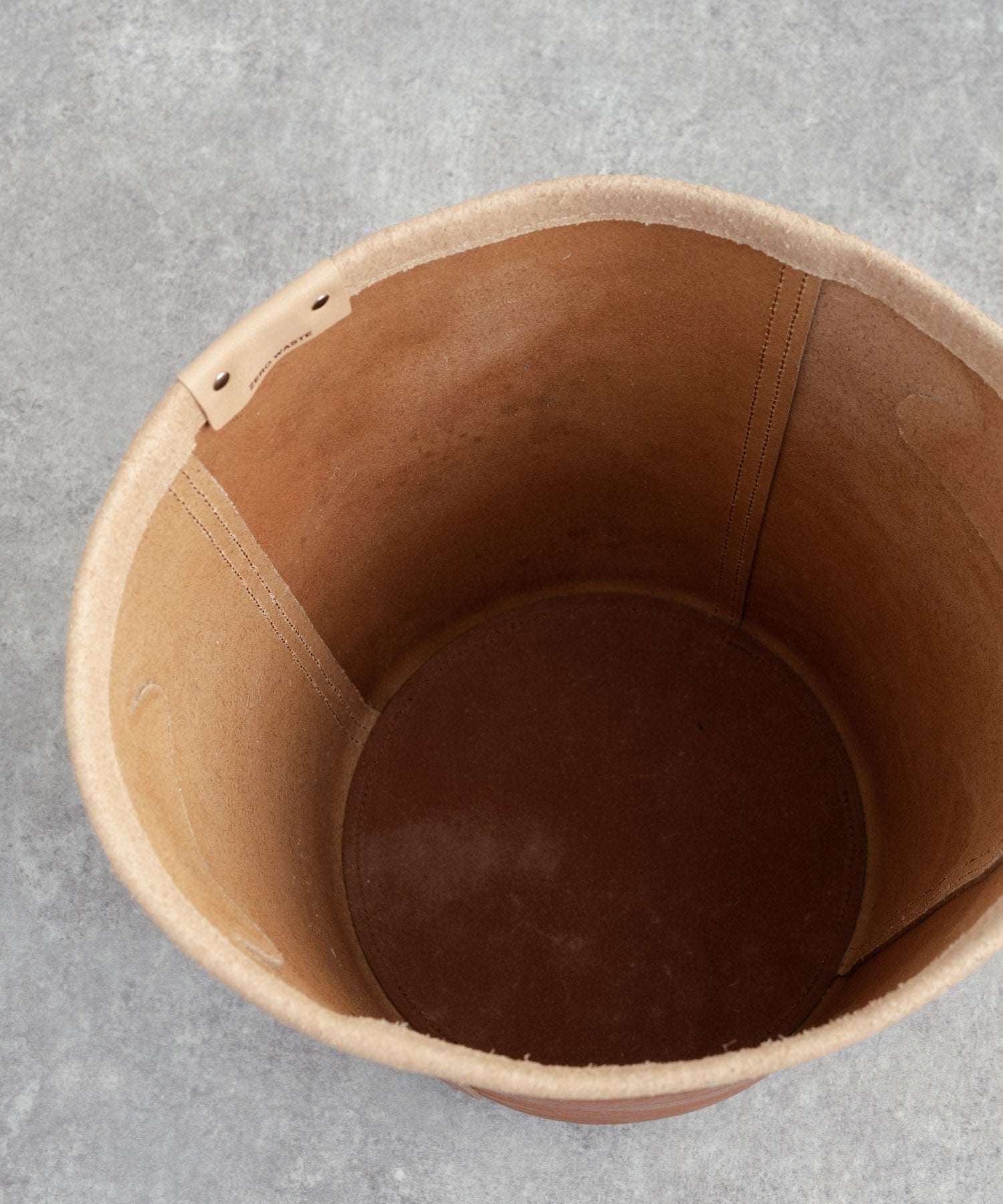 Rocky Monroe Trash Box Garbage Can Cowhide Toko Leather Domestic Made in Japan Genuine Leather Dust Box Storage Slim Simple Plain Miscellaneous Goods Interior Stylish Round Type Room New Life