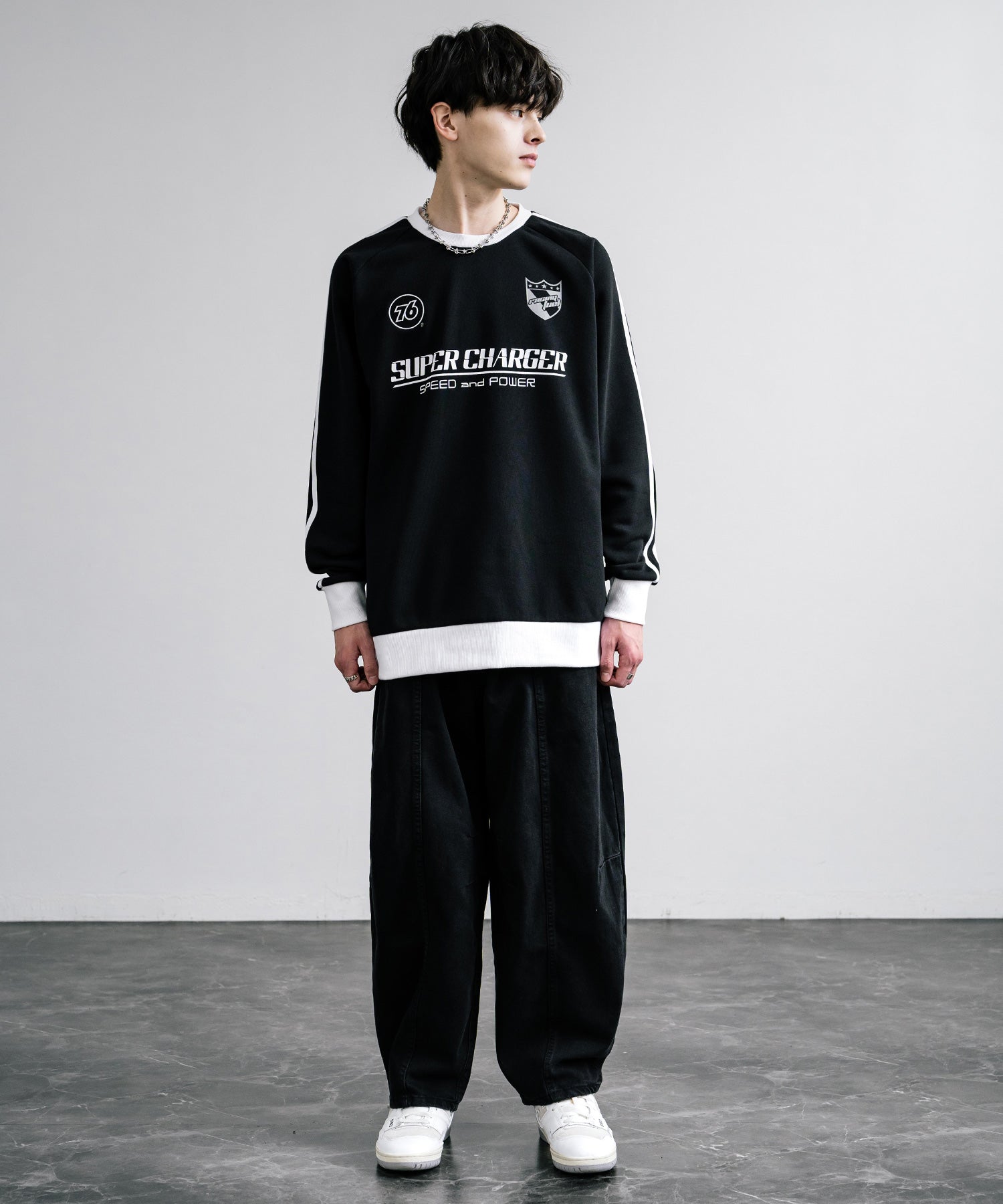 ロッキーモンロー Rocky Monroe トレーナー スウェット ラグラン メンズ レディース 長袖 裏起毛 クルーネック プリント 袖ライン 刺繍 ワンポイント 76lubricants 14153