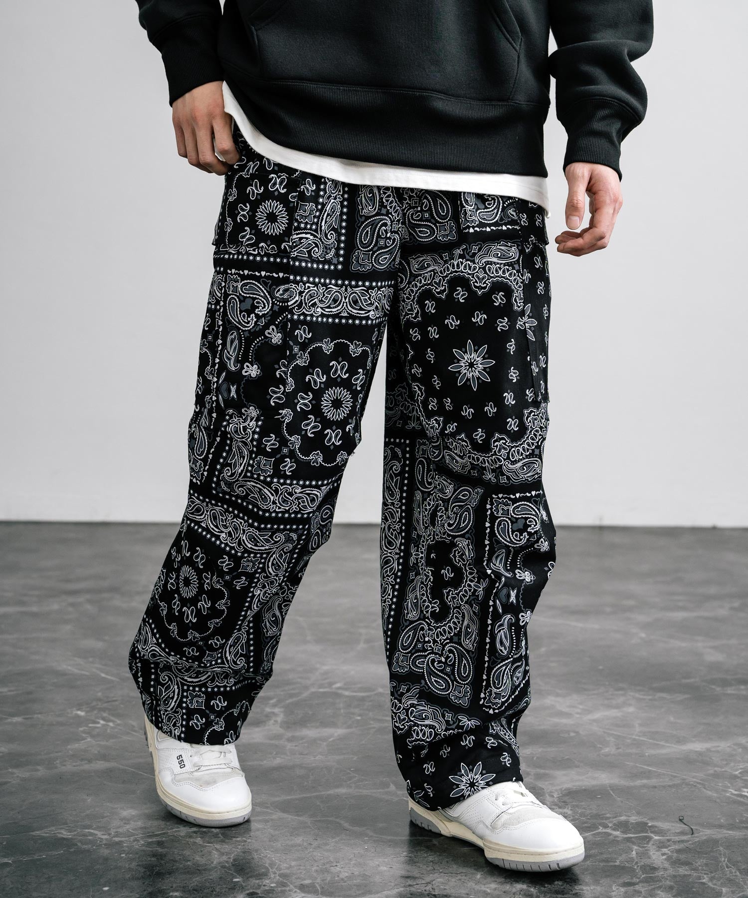 ロッキーモンロー Rocky Monroe カーゴパンツ ワイド メンズ レディース イージー オーバーサイズ ルーズ 裾紐 バルーン 迷彩 ペイズリー 柄パンツ  ミリタリー ストリート 14224