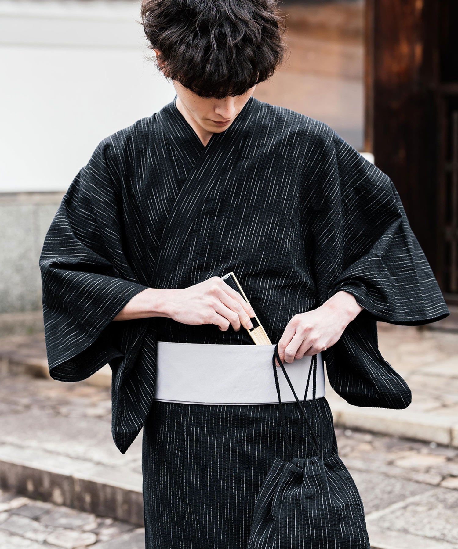 ロッキーモンロー Rocky Monroe 浴衣 5点セット メンズ 黒 下駄 扇子 帯 巾着 信玄袋 着物 和服 しじら織り シアサッカー 無地 ストライプレトロ モダン 花火大会 夏祭り 14155 （ネイビー-1） ネイビー-1