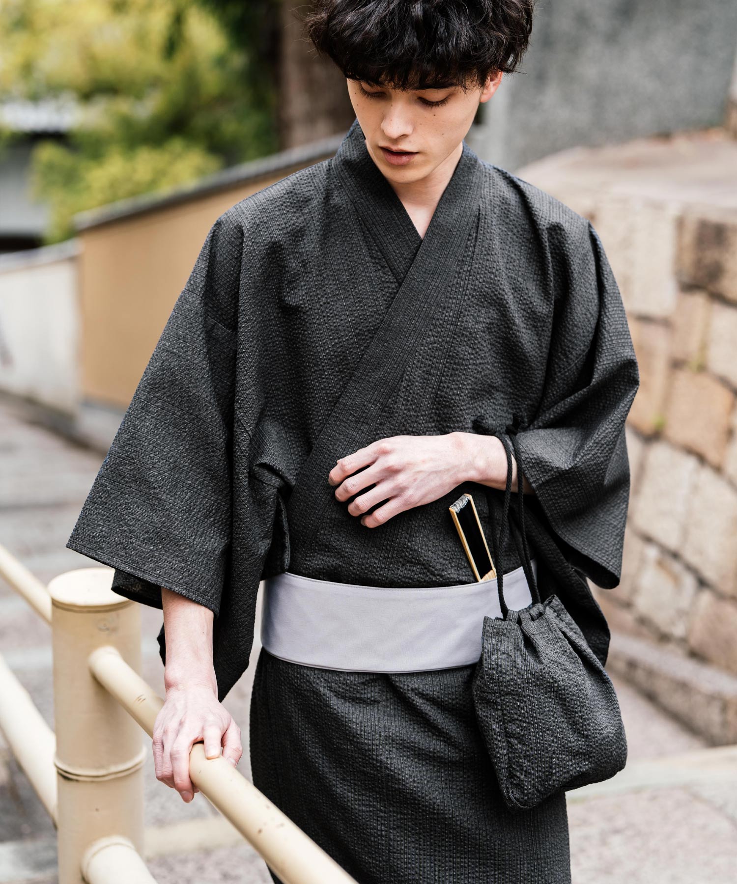 ロッキーモンロー Rocky Monroe 浴衣 5点セット メンズ 黒 下駄 扇子 帯 巾着 信玄袋 着物 和服 しじら織り シアサッカー 無地 ストライプレトロ モダン 花火大会 夏祭り 14155 （グレー） グレー