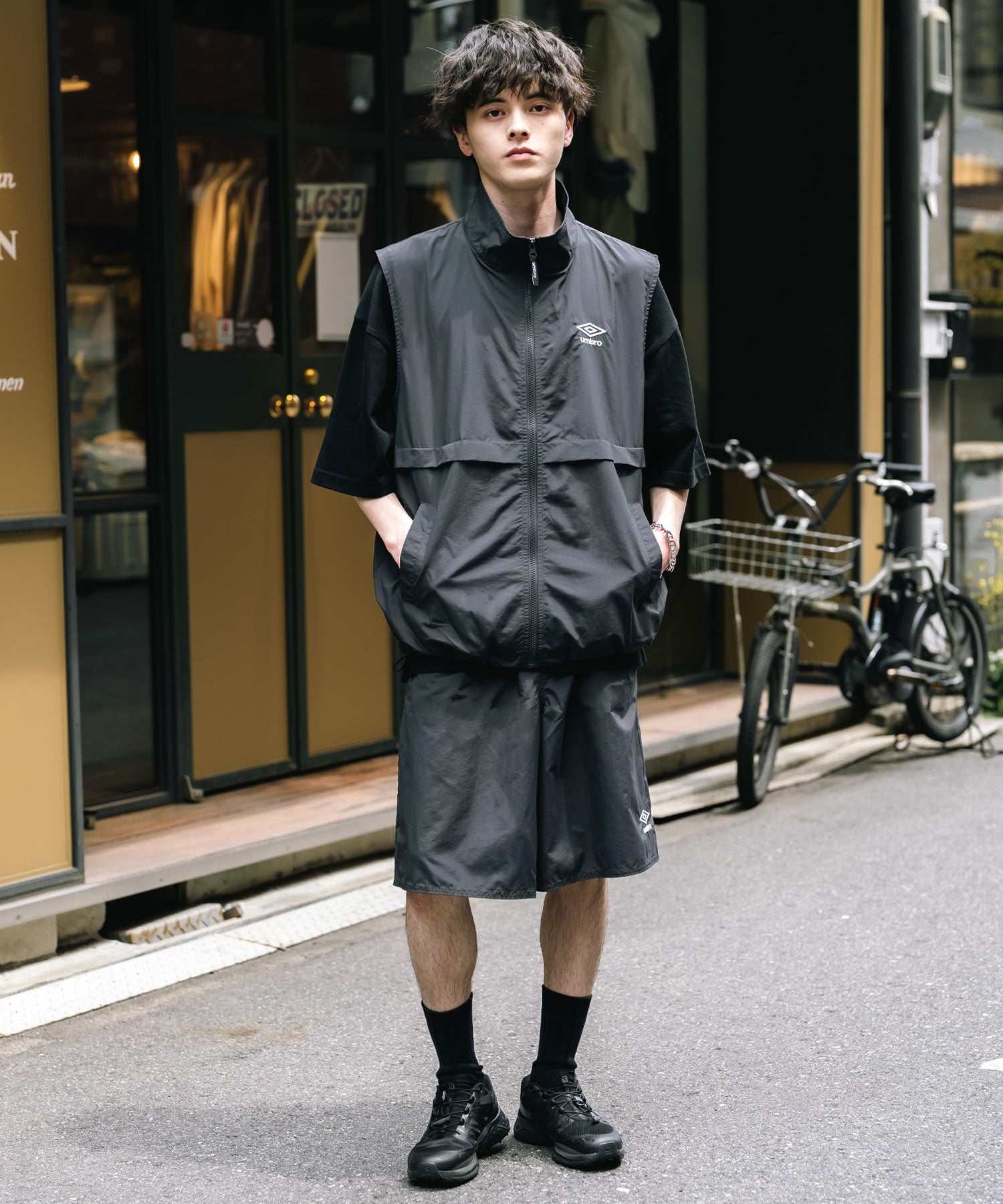 ロッキーモンロー Rocky Monroe UMBRO ショートパンツ ワイド ナイロン メンズ レディース イージーショーツ 短パン ひざ丈  ハーフ ワンポイント ロゴ刺繍 別注コラボ 14473 （ネイビー） ネイビー