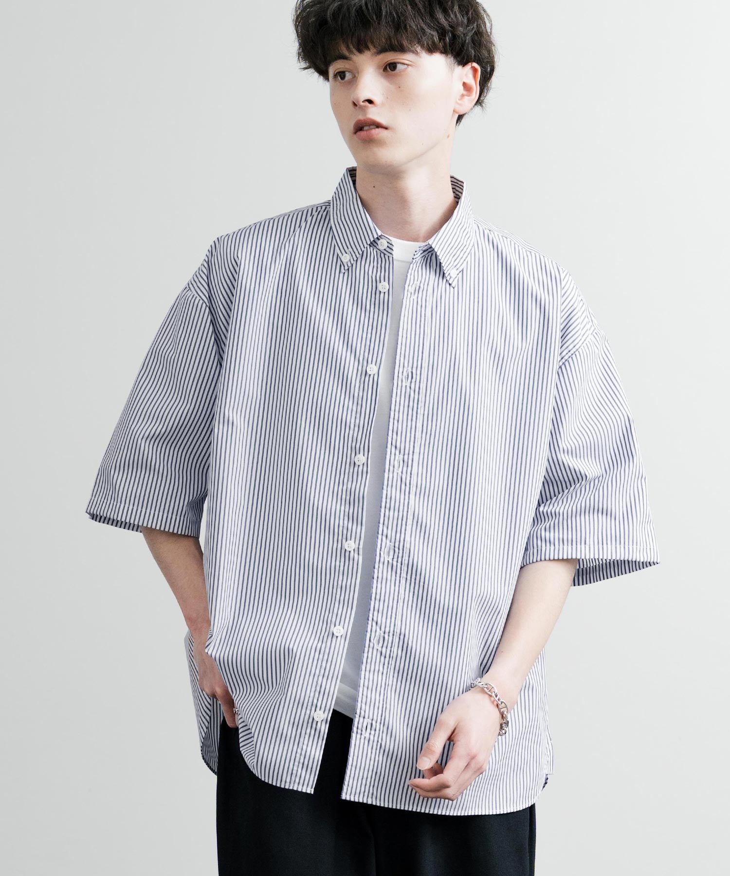 ロッキーモンロー Rocky Monroe 接触冷感 ストライプシャツ 半袖 メンズ ボタンダウン ボクシーAライン ルーズ UVカット日本製 Upscape Audience AUD6609 14696 （アイボリー） アイボリー