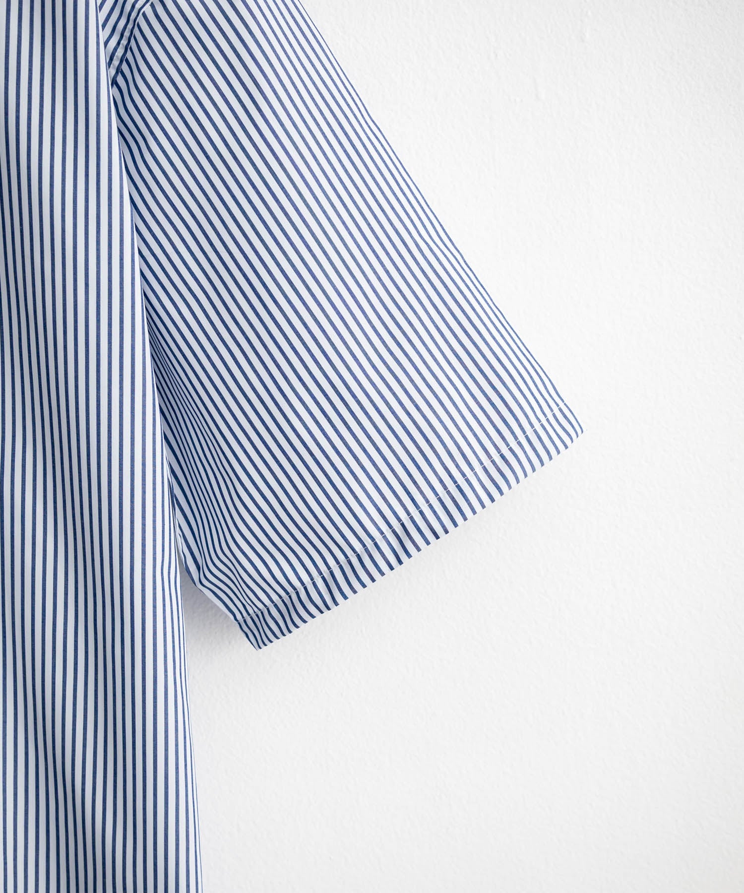 ロッキーモンロー Rocky Monroe 接触冷感 ストライプシャツ 半袖 メンズ ボタンダウン ボクシーAライン ルーズ UVカット日本製 Upscape Audience AUD6609 14696 （アイボリー） アイボリー