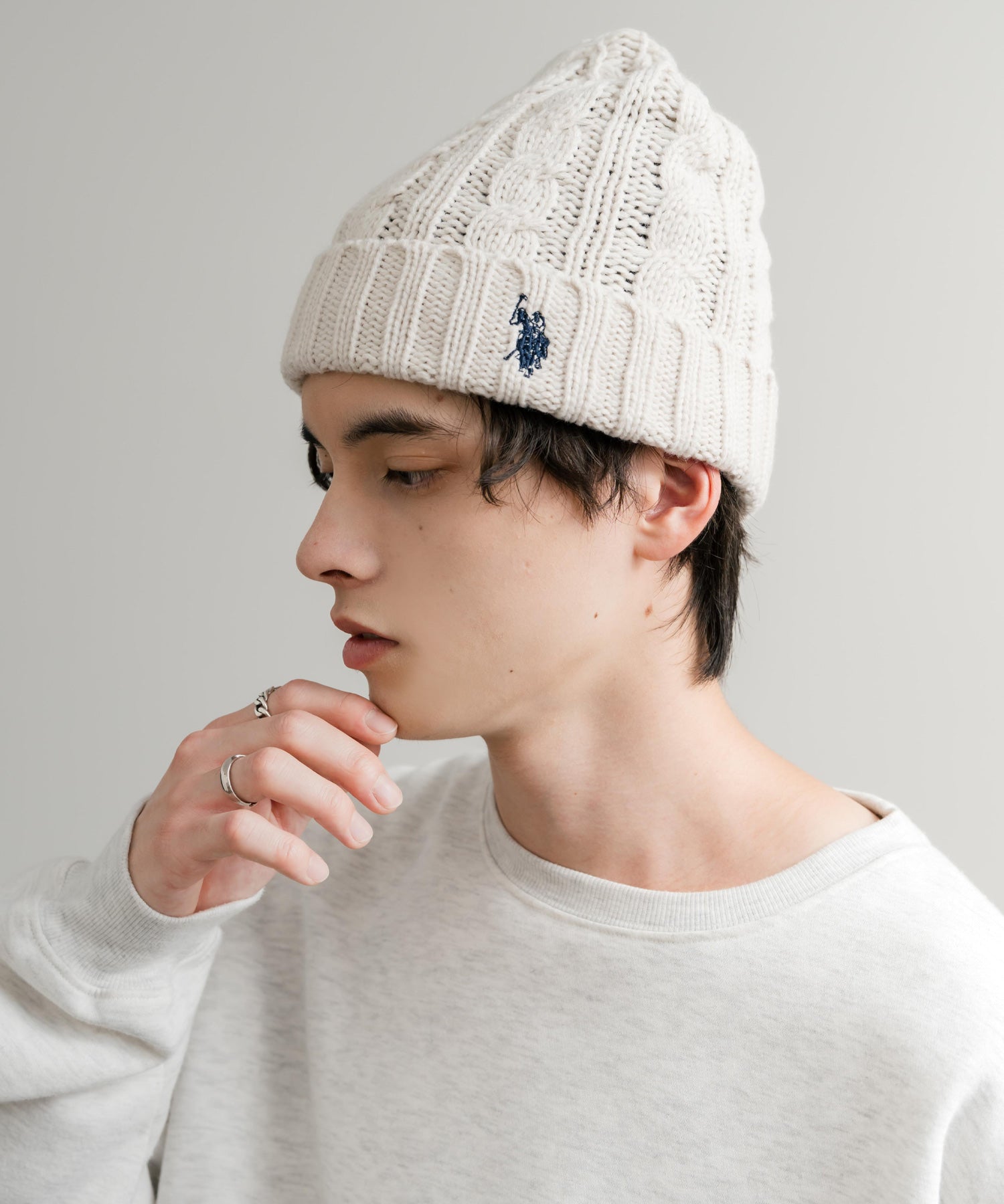 ロッキーモンロー Rocky Monroe ニット帽 ビニー メンズ レディース ニットキャップ 帽子 ケーブル編み 無地 ロゴ刺繍 スノボー 保温性  U.S. POLO ASSN.  14863 （11.アイボリー） 11.アイボリー