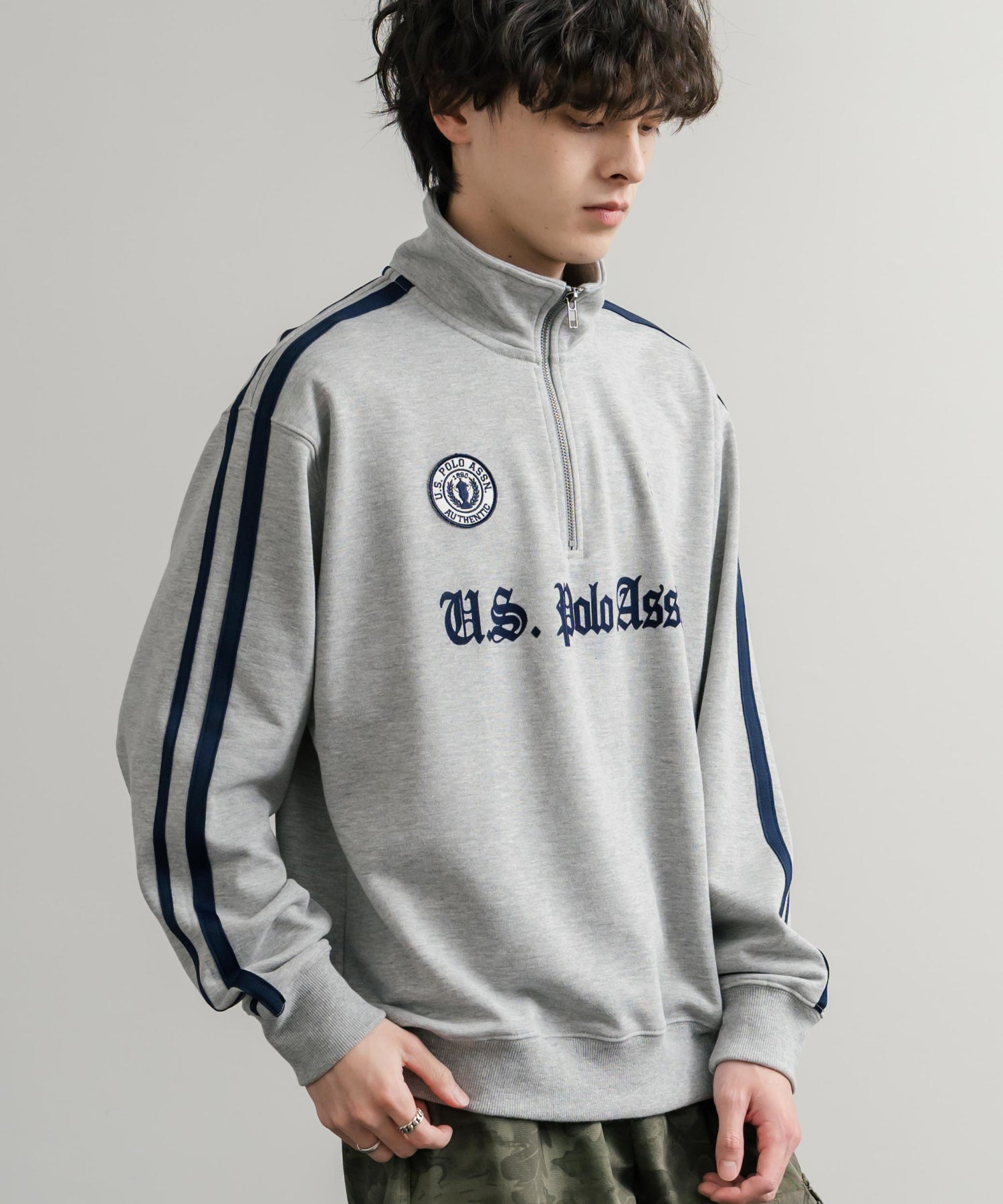 ロッキーモンロー Rocky Monroe スウェット トレーナー 長袖 ハーフジップ メンズ レディース 袖ライン ワッペン ロゴ刺繍 裏毛 スポーティー U.S. POLO ASSN.  14862 （12.オートミール） 12.オートミール