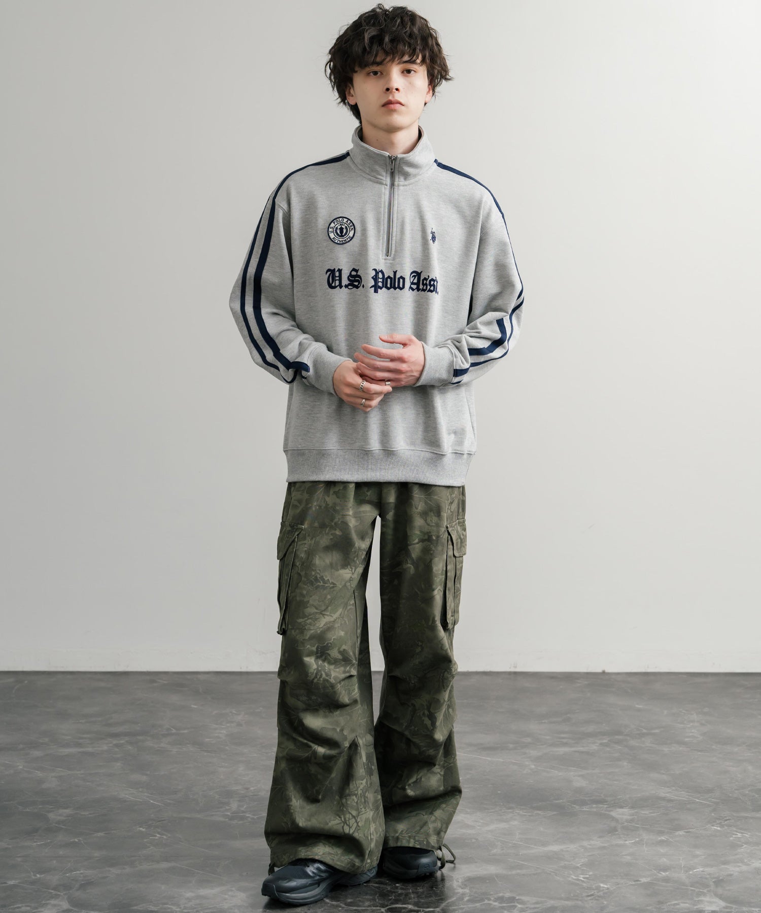 ロッキーモンロー Rocky Monroe スウェット トレーナー 長袖 ハーフジップ メンズ レディース 袖ライン ワッペン ロゴ刺繍 裏毛 スポーティー U.S. POLO ASSN.  14862 （12.オートミール） 12.オートミール