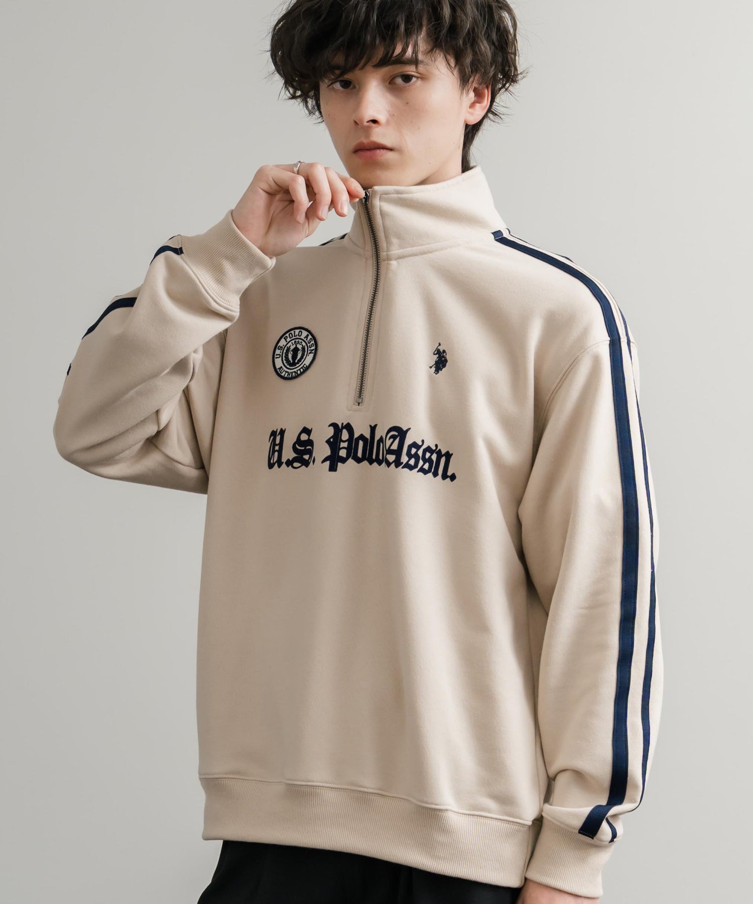ロッキーモンロー Rocky Monroe スウェット トレーナー 長袖 ハーフジップ メンズ レディース 袖ライン ワッペン ロゴ刺繍 裏毛 スポーティー U.S. POLO ASSN.  14862 （12.オートミール） 12.オートミール