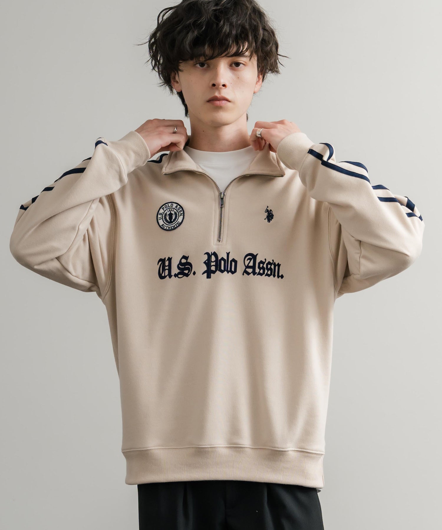 ロッキーモンロー Rocky Monroe スウェット トレーナー 長袖 ハーフジップ メンズ レディース 袖ライン ワッペン ロゴ刺繍 裏毛 スポーティー U.S. POLO ASSN.  14862 （12.オートミール） 12.オートミール
