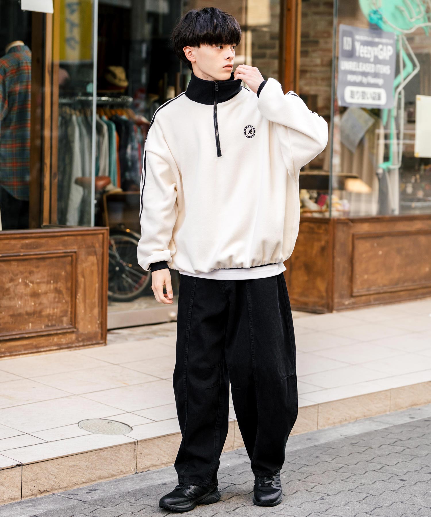 ロッキーモンロー Rocky Monroe KANGOL カンゴール 別注 フリース ハーフジップ メンズ レディース オーバーサイズ ロゴ刺繍 サイドライン ストリート スポーティー  蓄熱 15157 （オフ×ブラック） オフ×ブラック